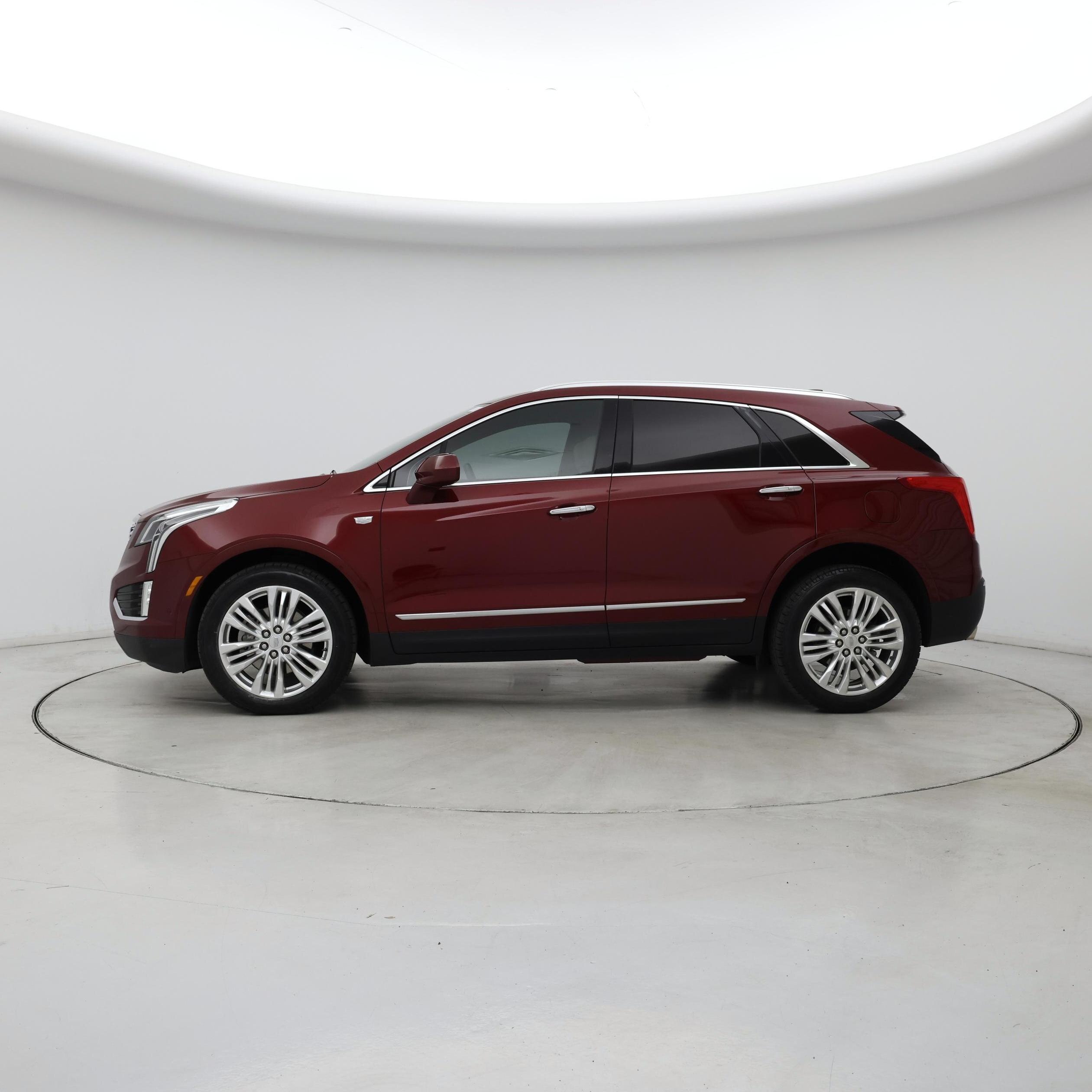 Thumbnail: 2018 Cadillac XT5 - 3