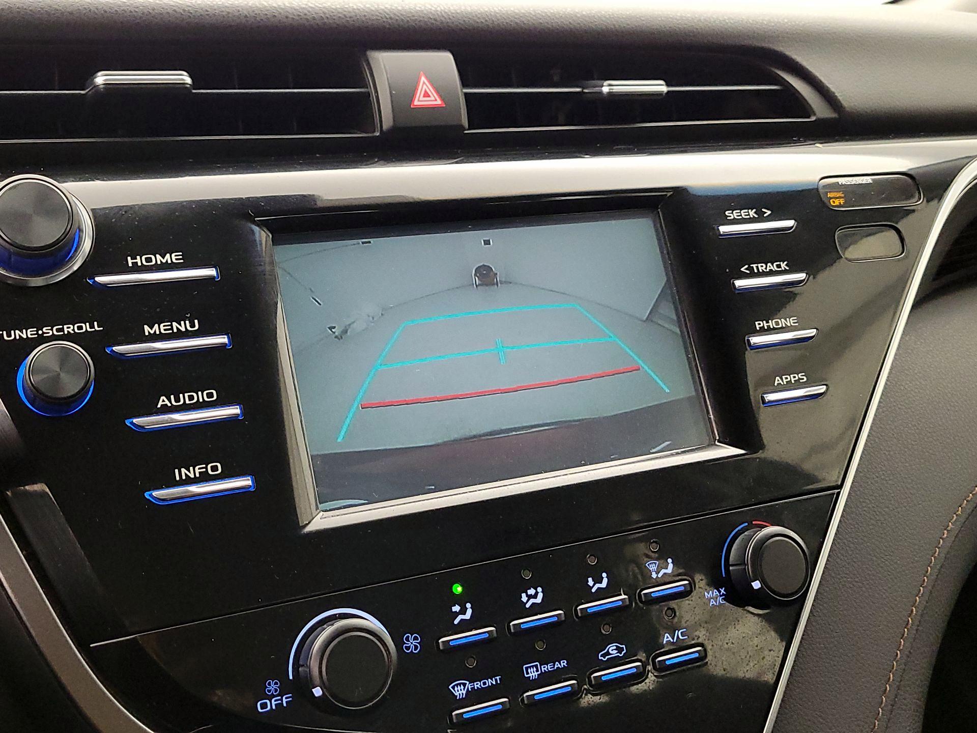 Thumbnail: 2018 Toyota Camry - 14