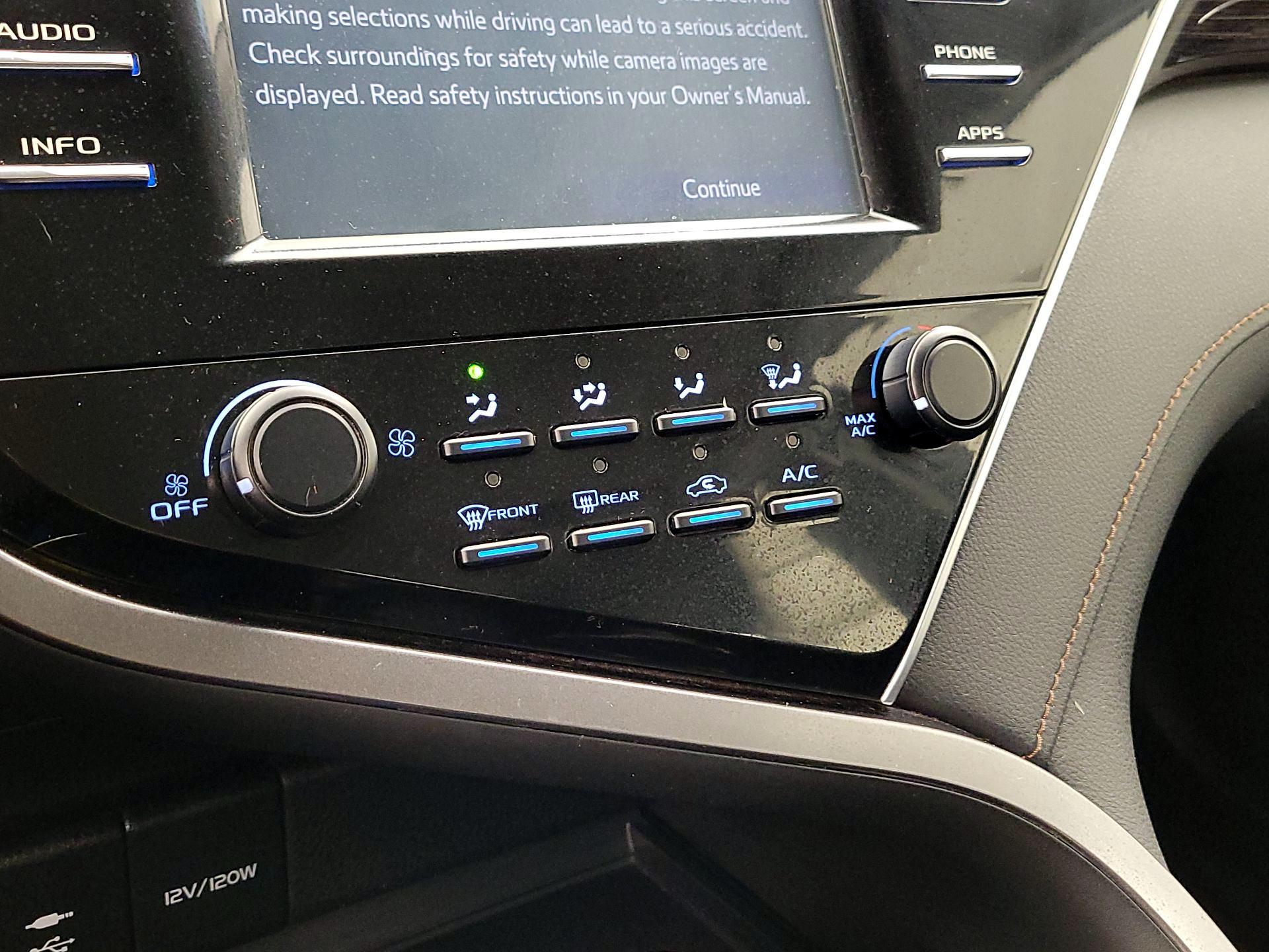 Thumbnail: 2018 Toyota Camry - 16