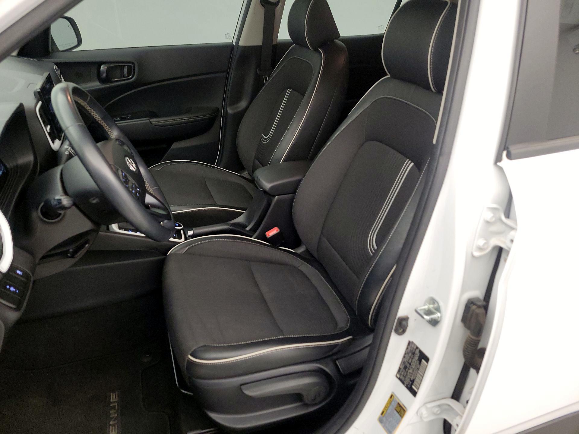 Thumbnail: 2023 Hyundai Venue - 11