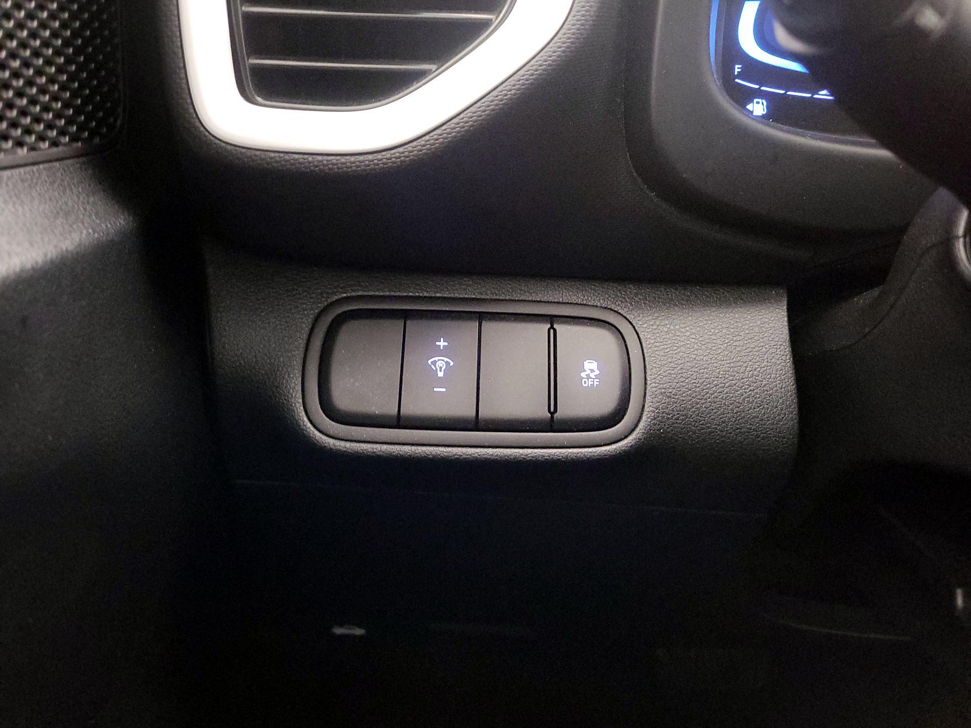 Thumbnail: 2023 Hyundai Venue - 13