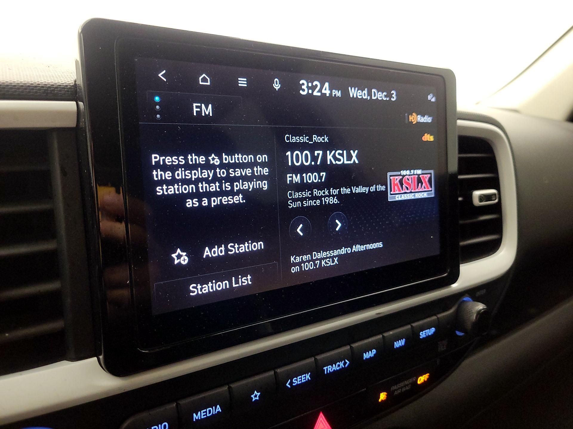 Thumbnail: 2023 Hyundai Venue - 16