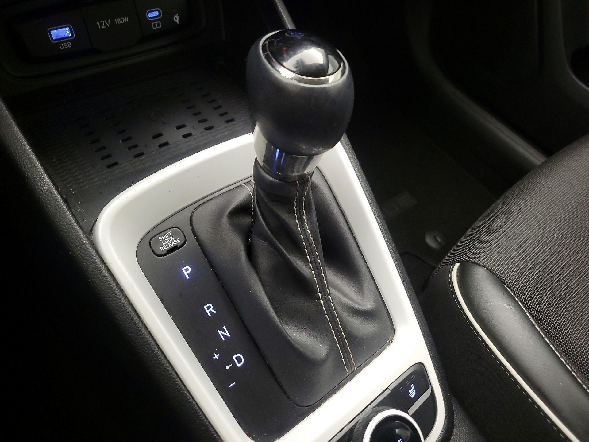 Thumbnail: 2023 Hyundai Venue - 18