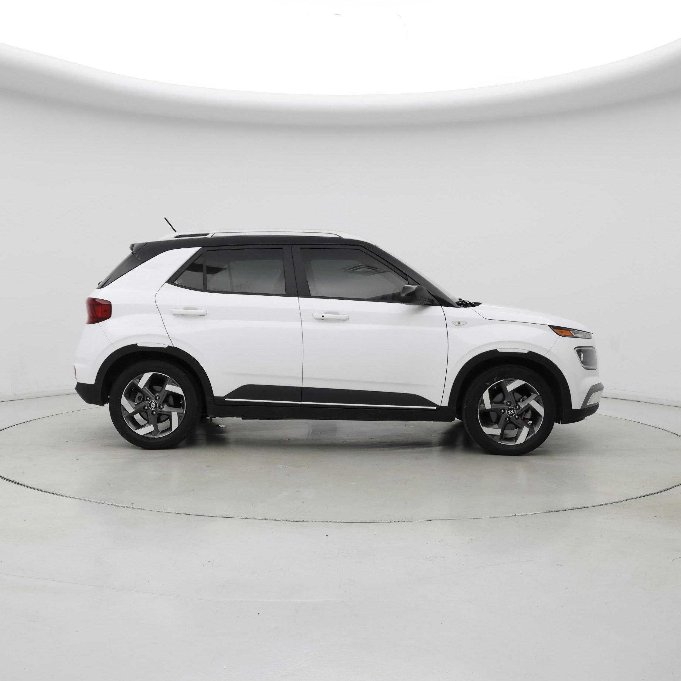 Thumbnail: 2023 Hyundai Venue - 7