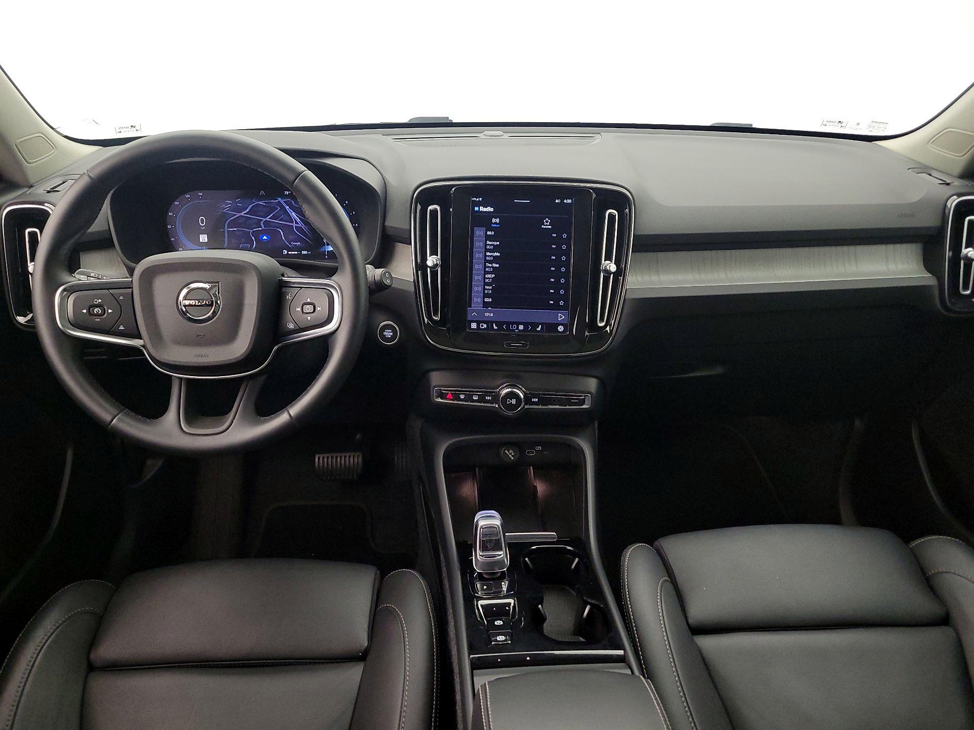 Thumbnail: 2025 Volvo XC40 - 9