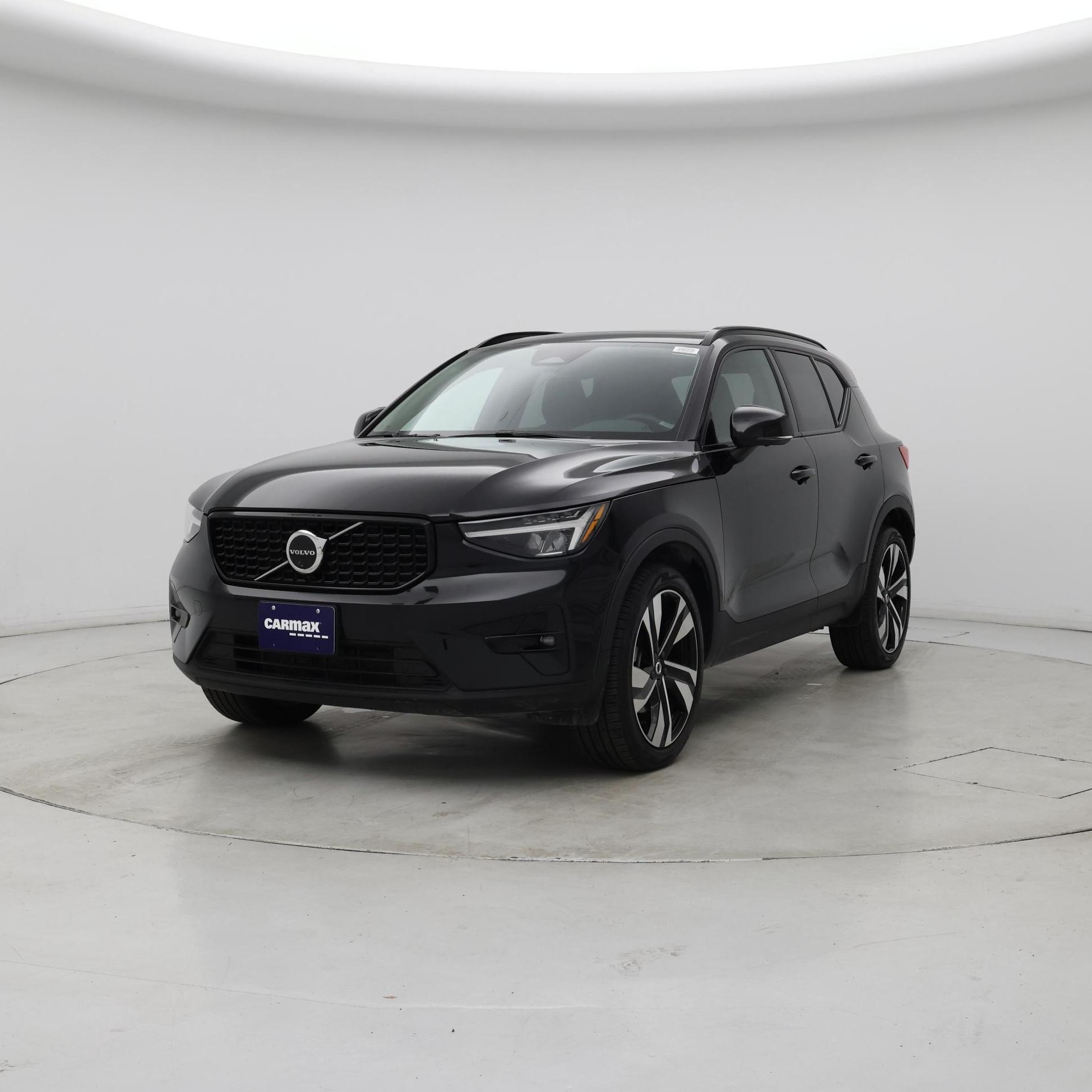 Thumbnail: 2025 Volvo XC40 - 4