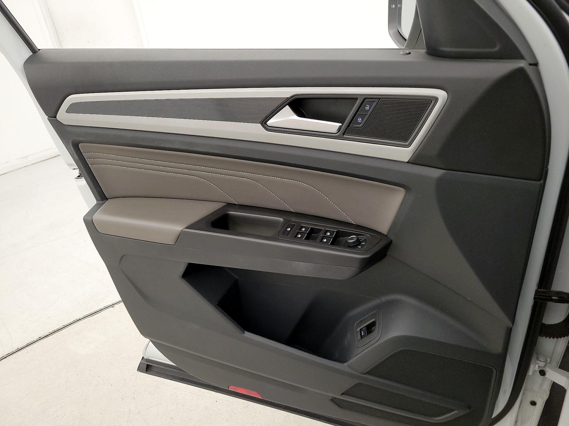 Thumbnail: 2022 Volkswagen Atlas - 12