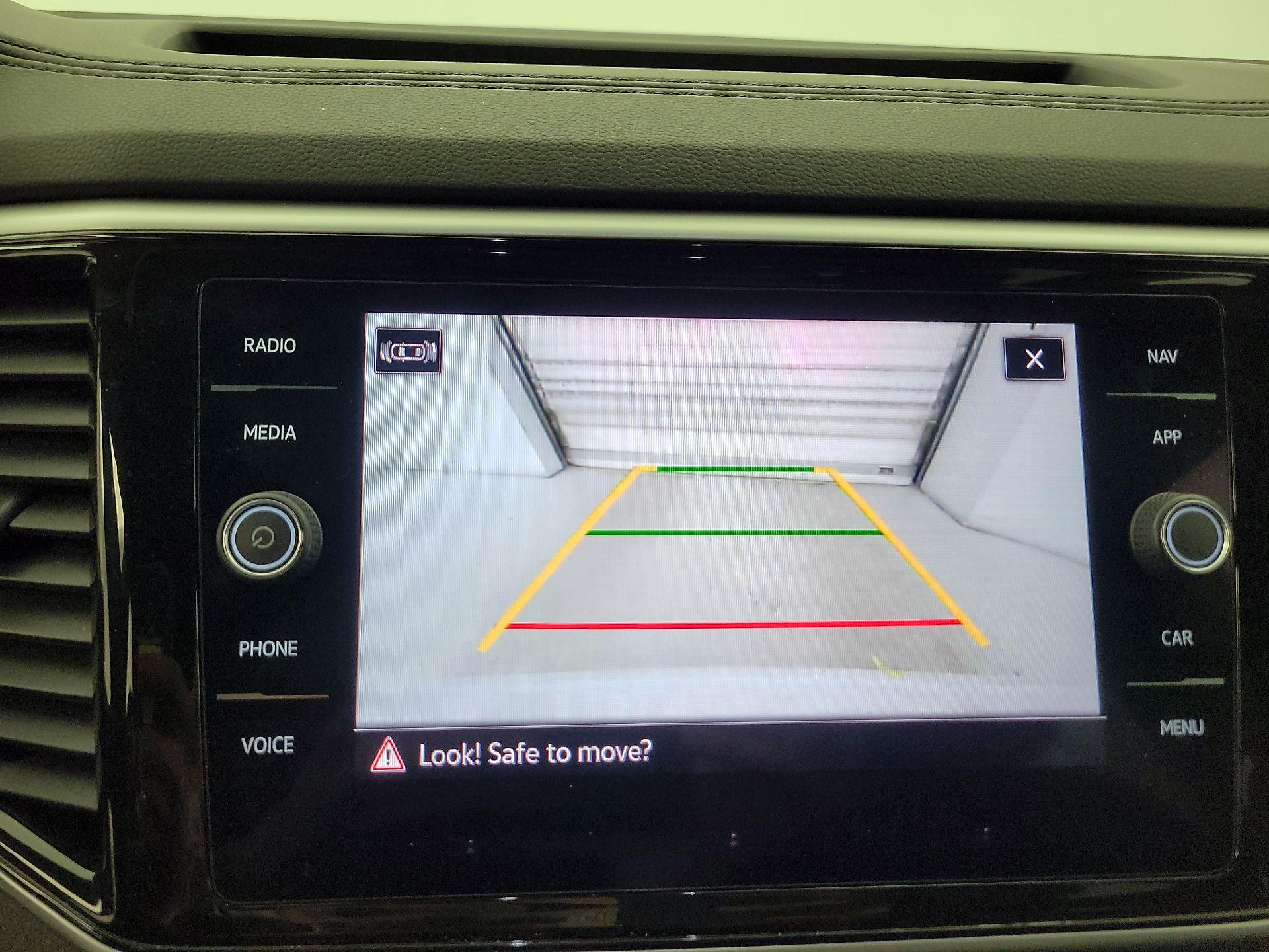 Thumbnail: 2022 Volkswagen Atlas - 14