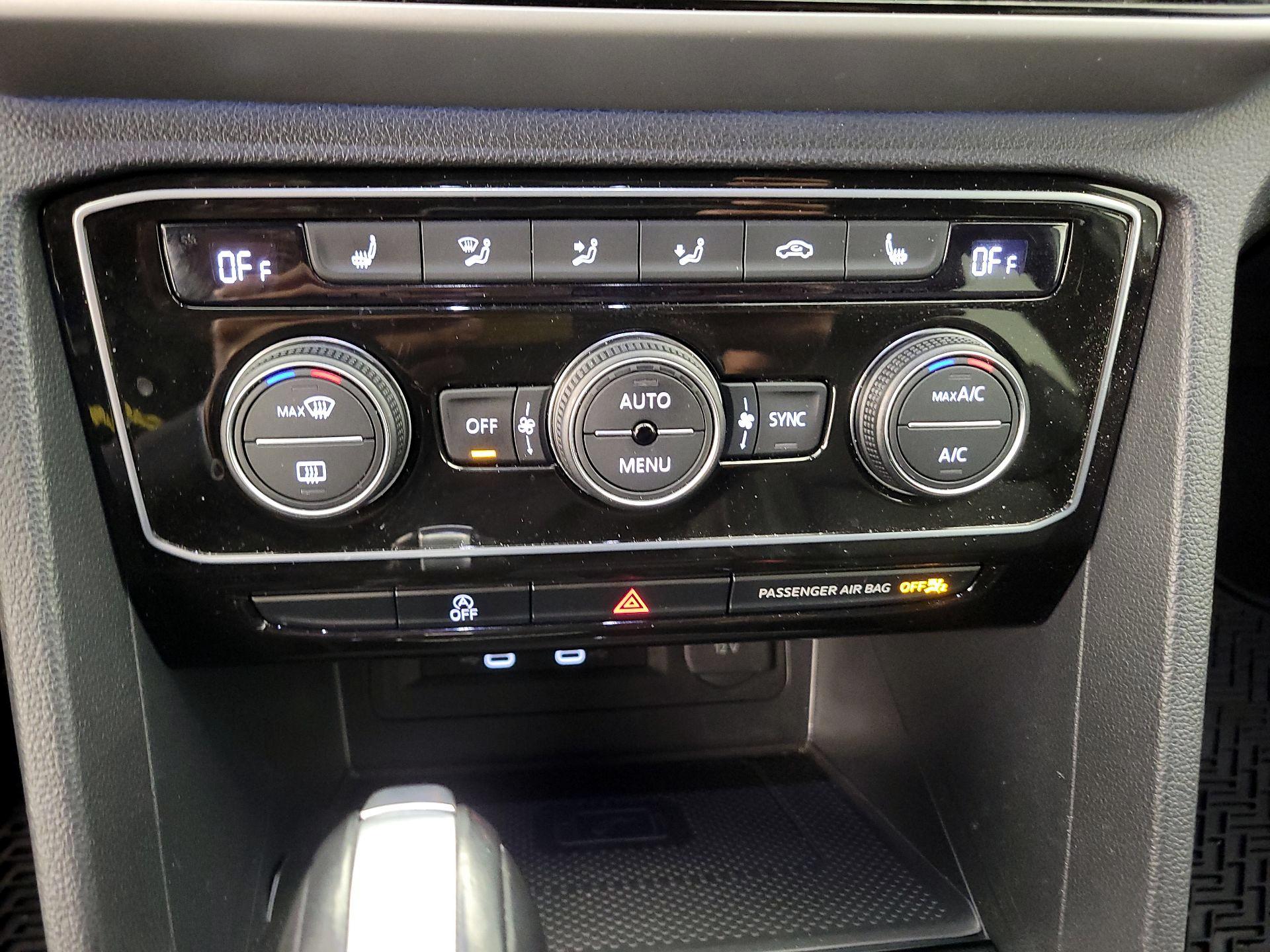 Thumbnail: 2022 Volkswagen Atlas - 16