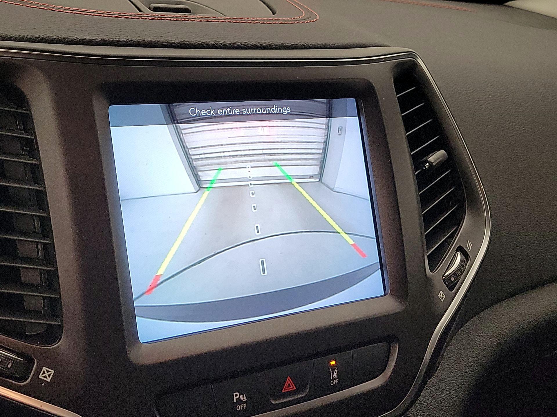 Thumbnail: 2022 Jeep Cherokee - 14