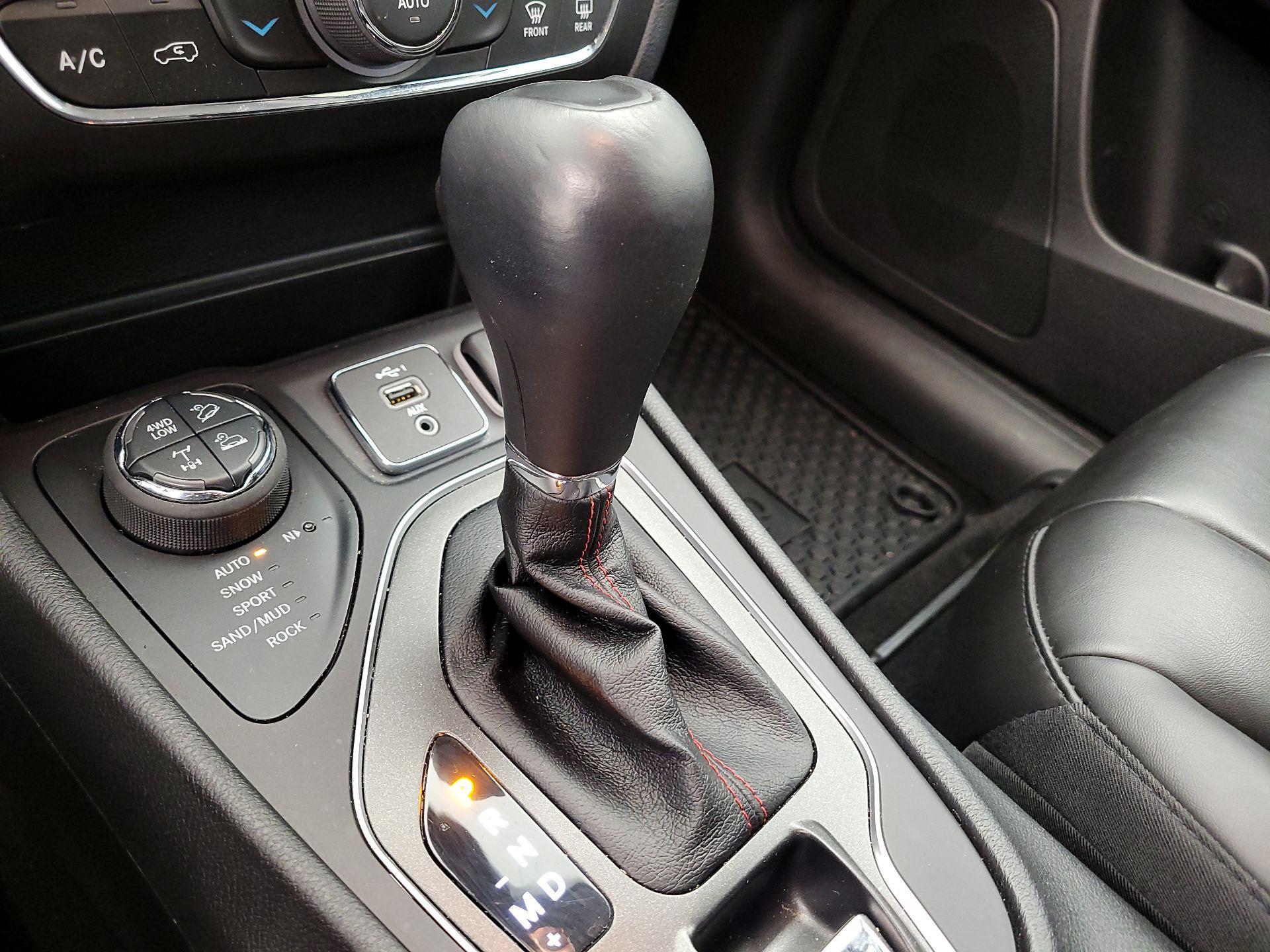 Thumbnail: 2022 Jeep Cherokee - 17