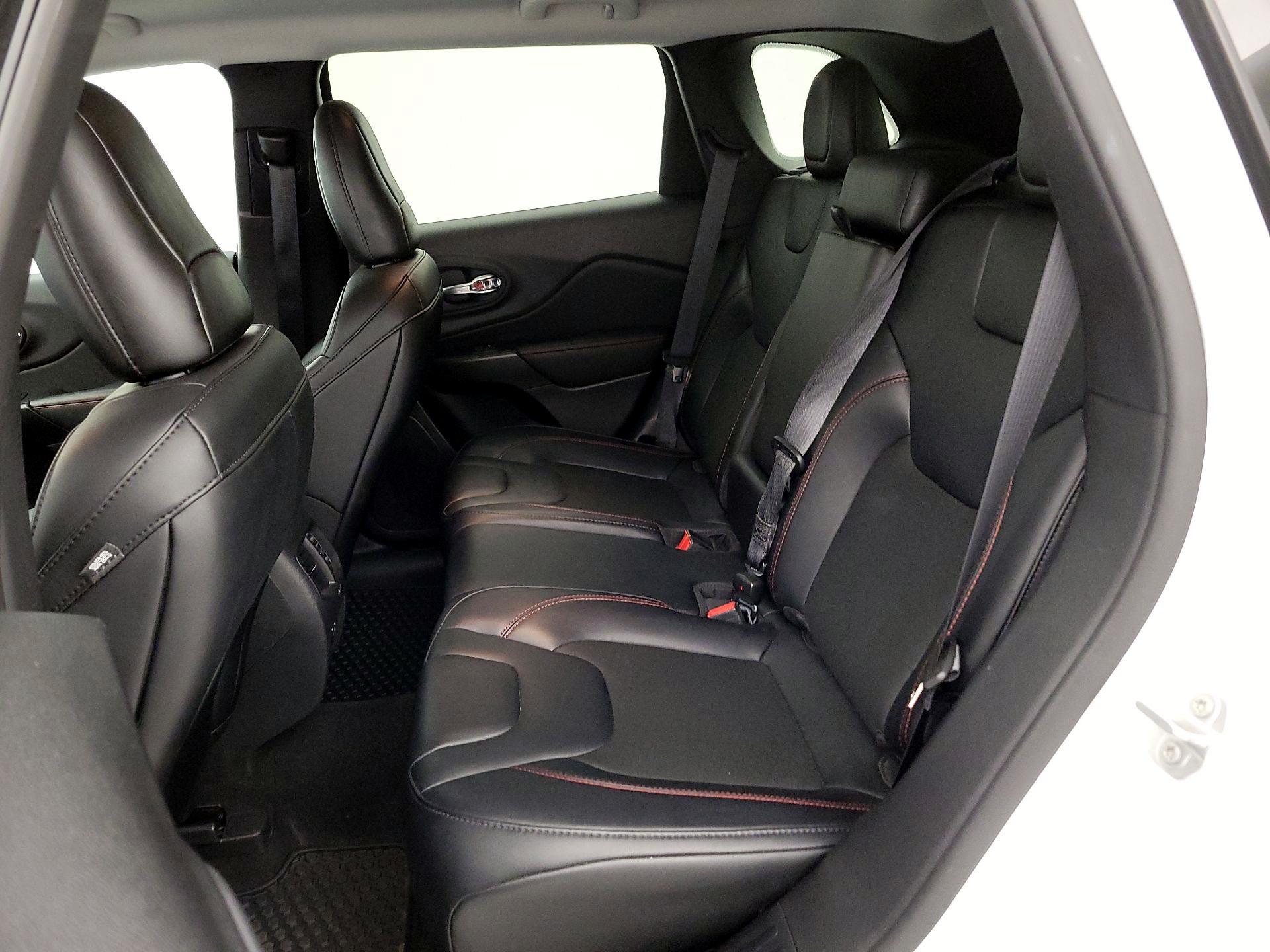 Thumbnail: 2022 Jeep Cherokee - 19