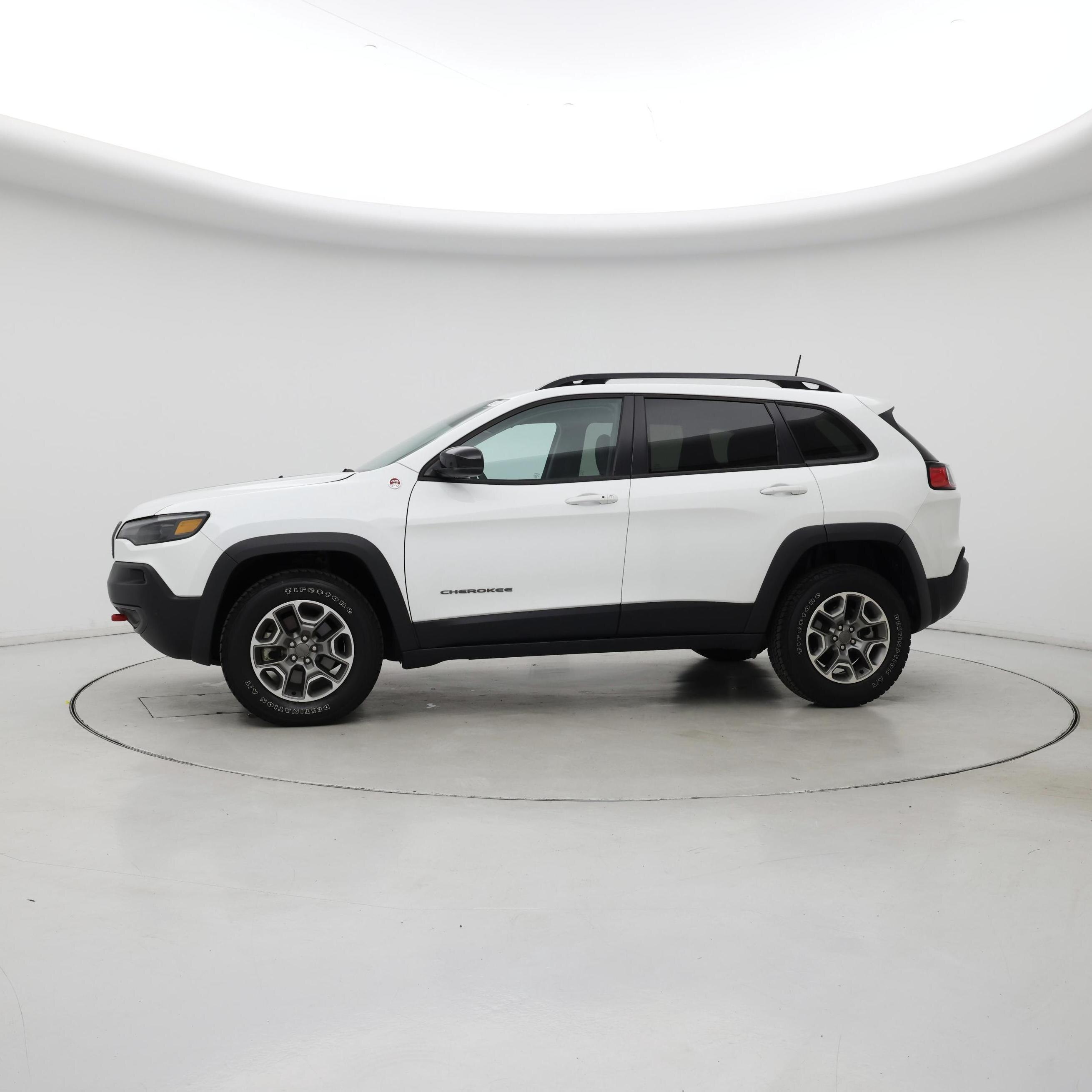 Thumbnail: 2022 Jeep Cherokee - 3