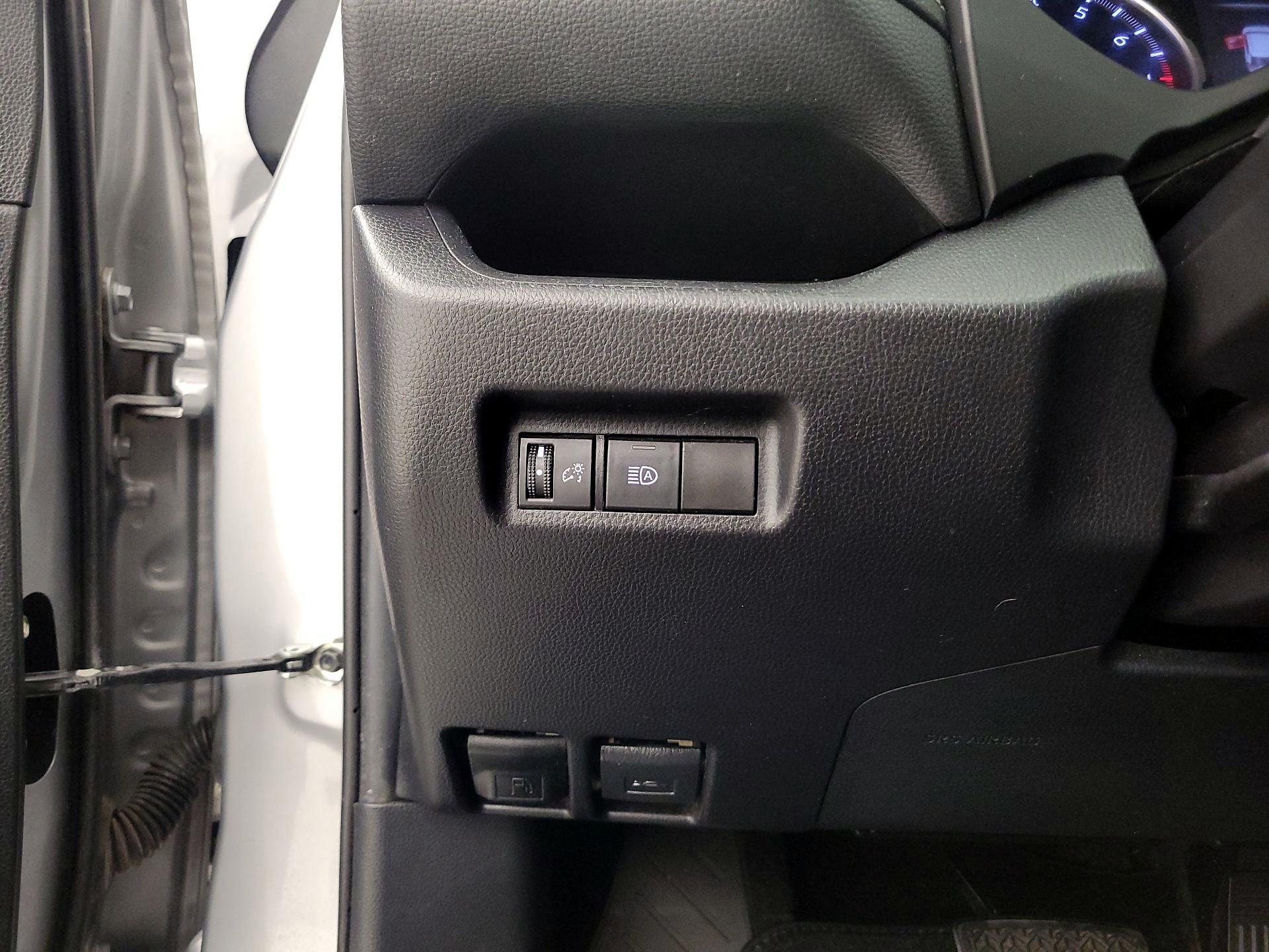 Thumbnail: 2019 Toyota RAV4 - 13