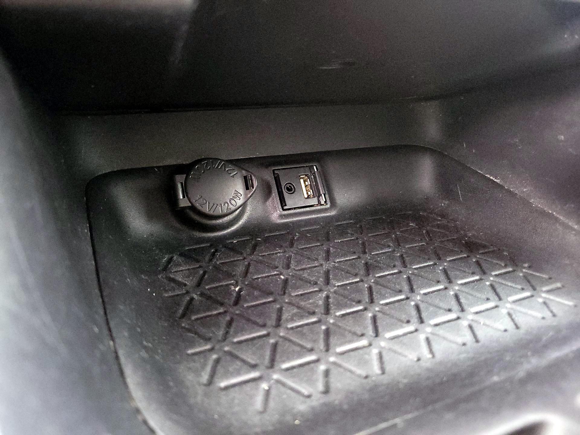 Thumbnail: 2019 Toyota RAV4 - 18