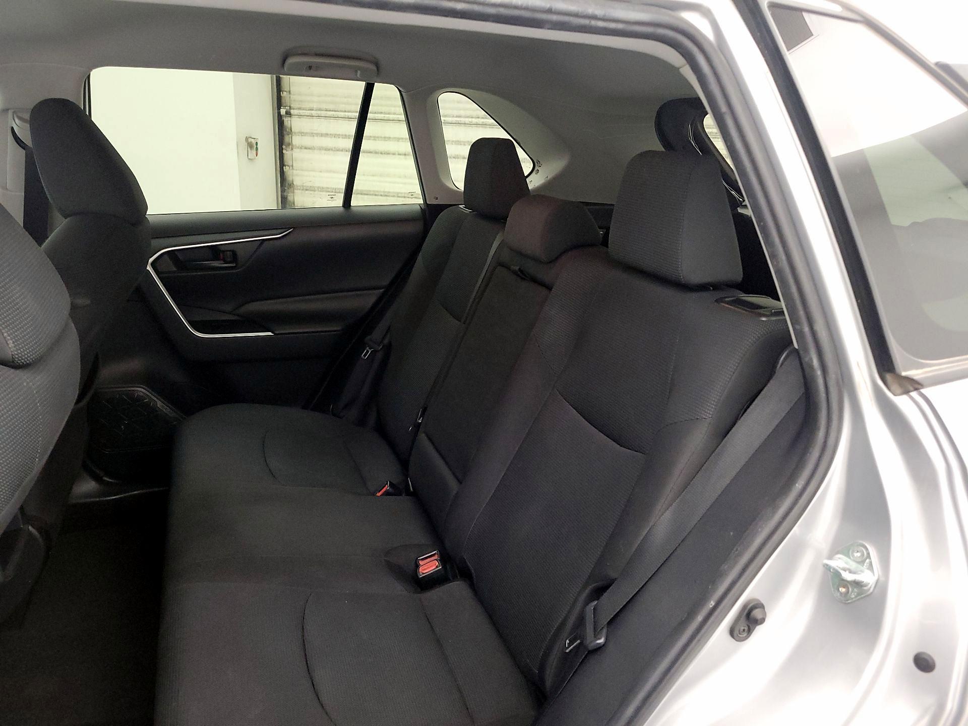 Thumbnail: 2019 Toyota RAV4 - 19