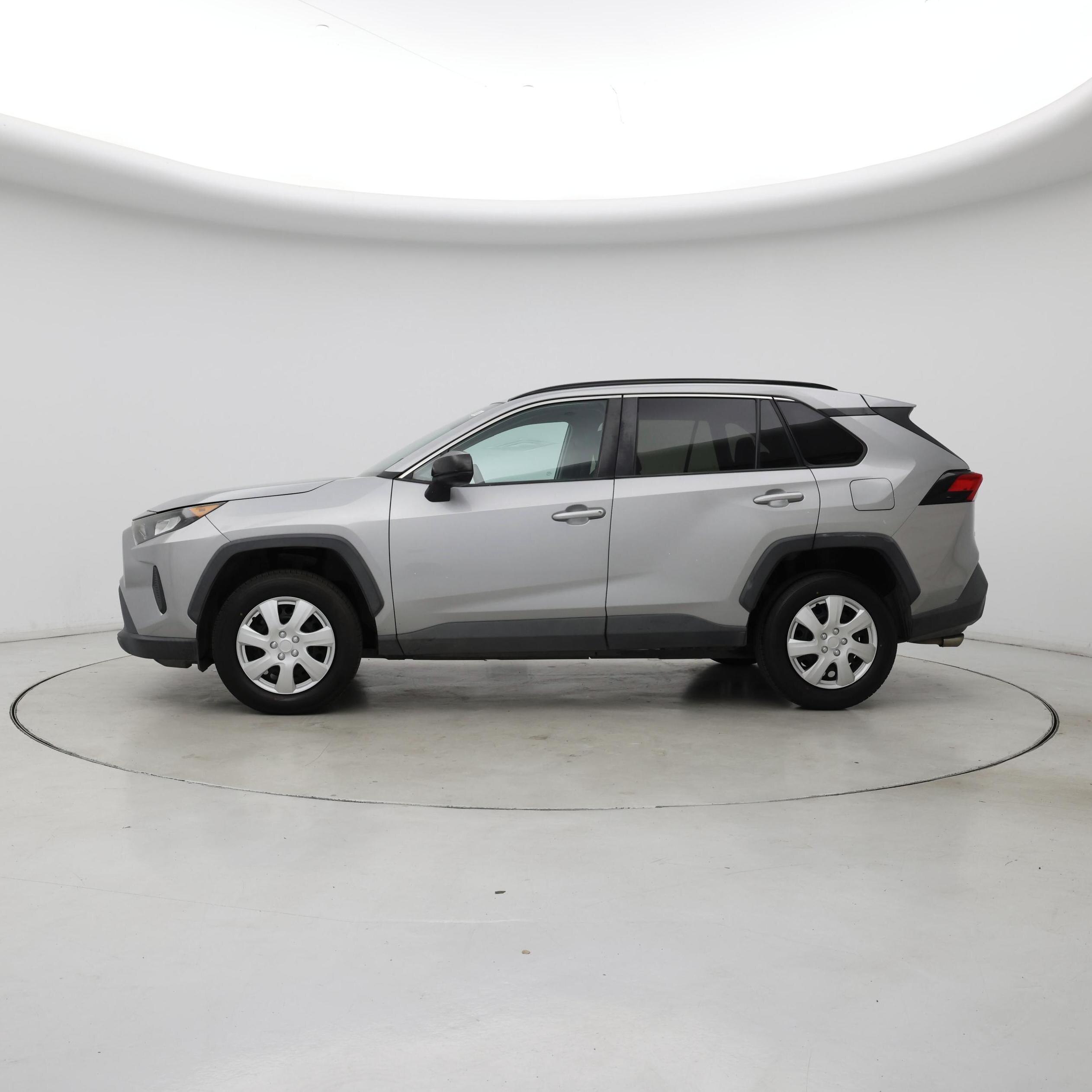 Thumbnail: 2019 Toyota RAV4 - 3