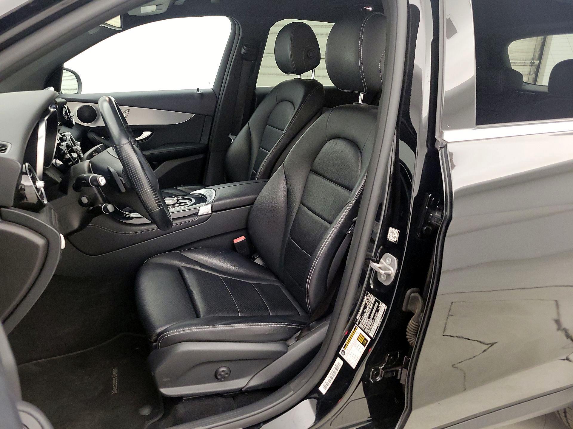 Thumbnail: 2017 Mercedes-Benz GLC - 11