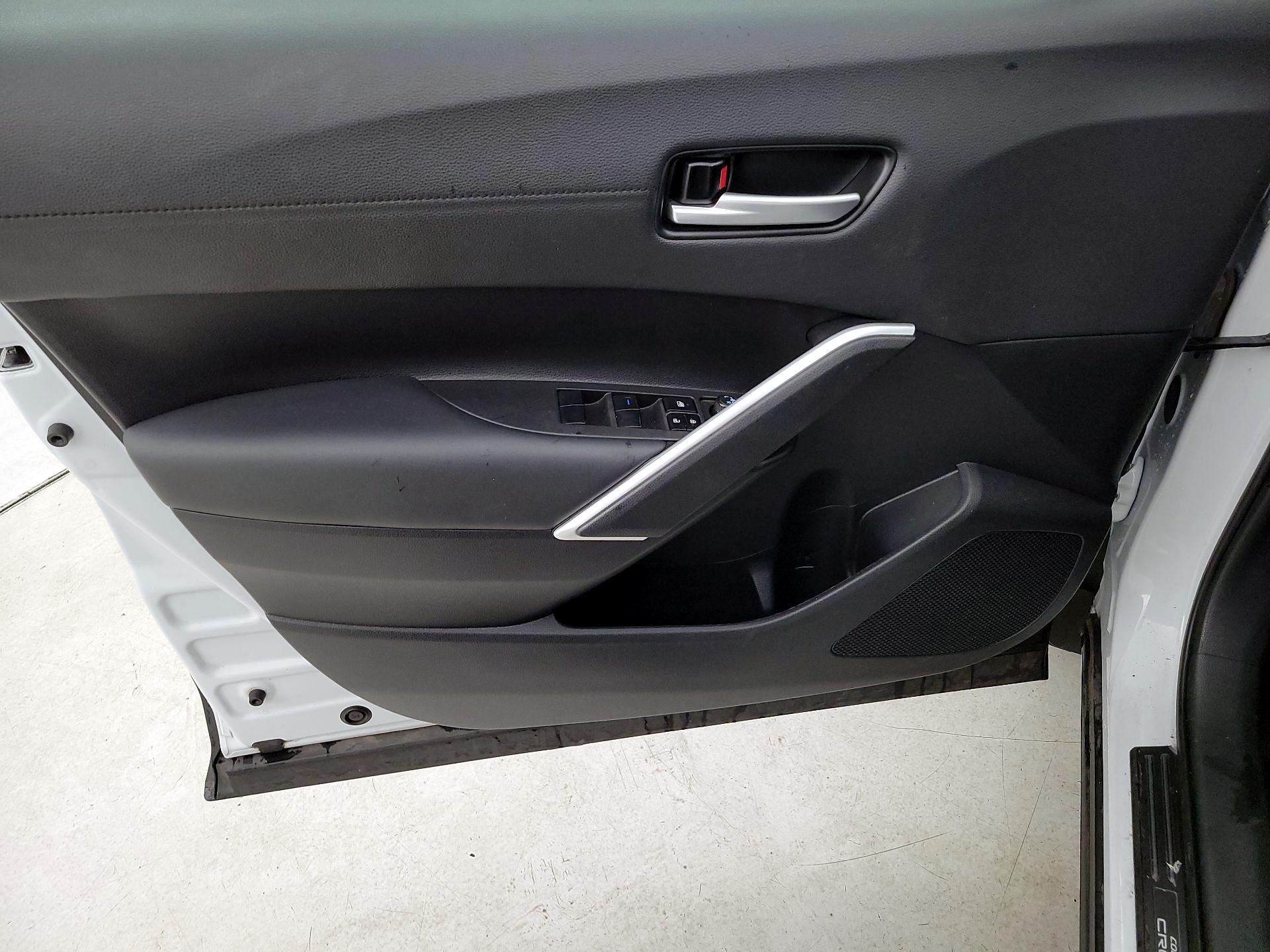 Thumbnail: 2022 Toyota Corolla Cross - 12