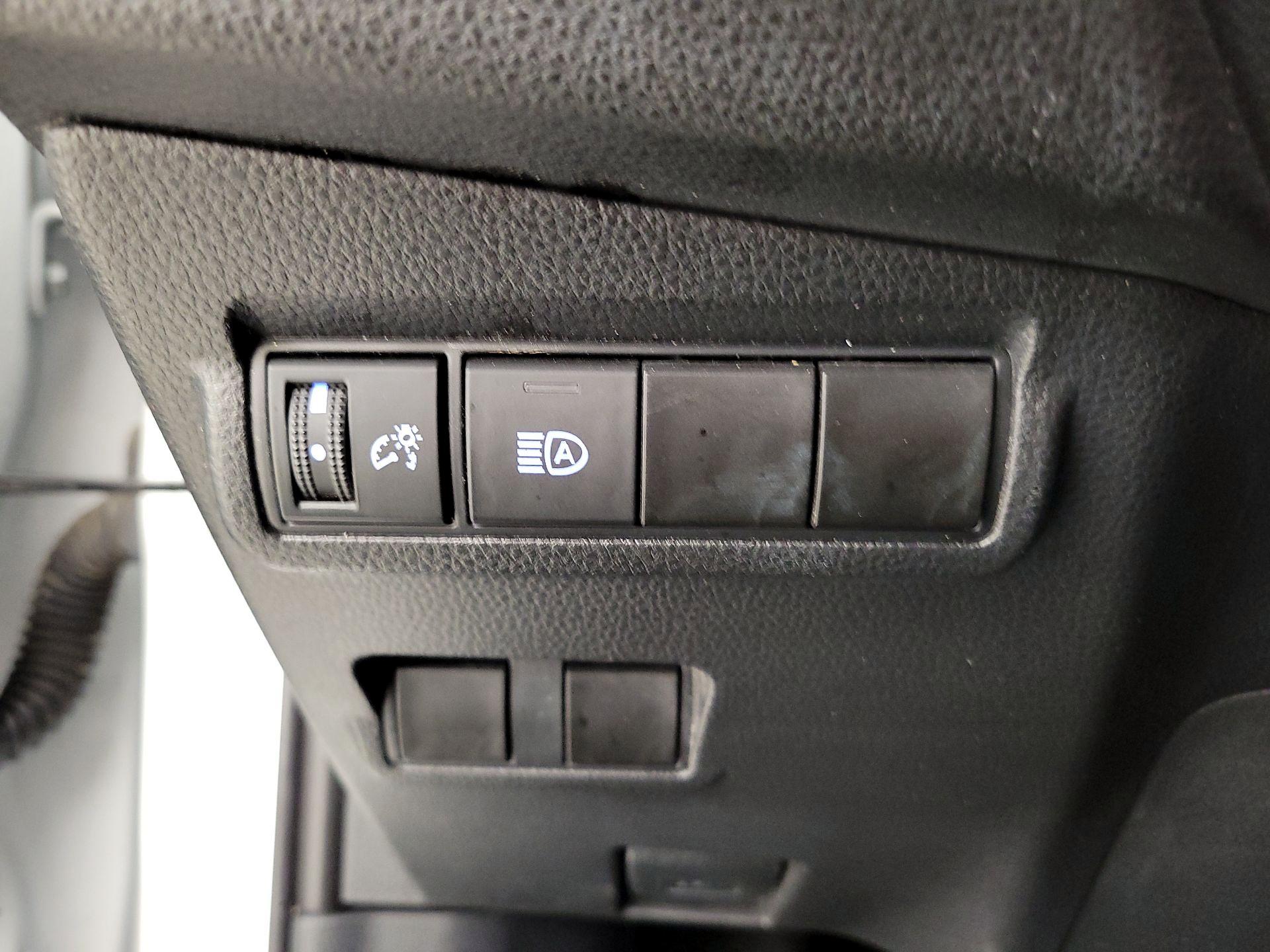 Thumbnail: 2022 Toyota Corolla Cross - 13