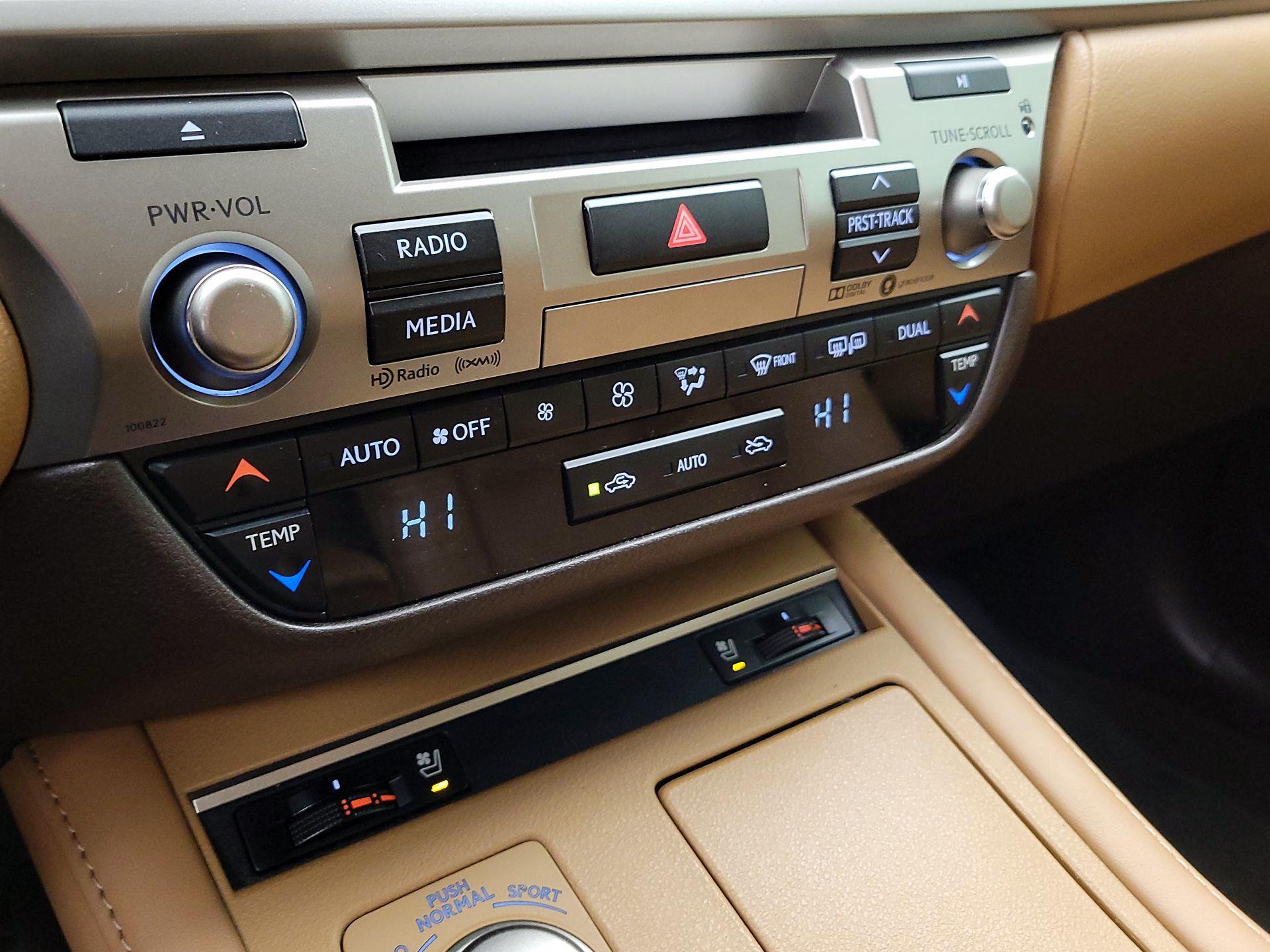 Thumbnail: 2018 Lexus ES - 17