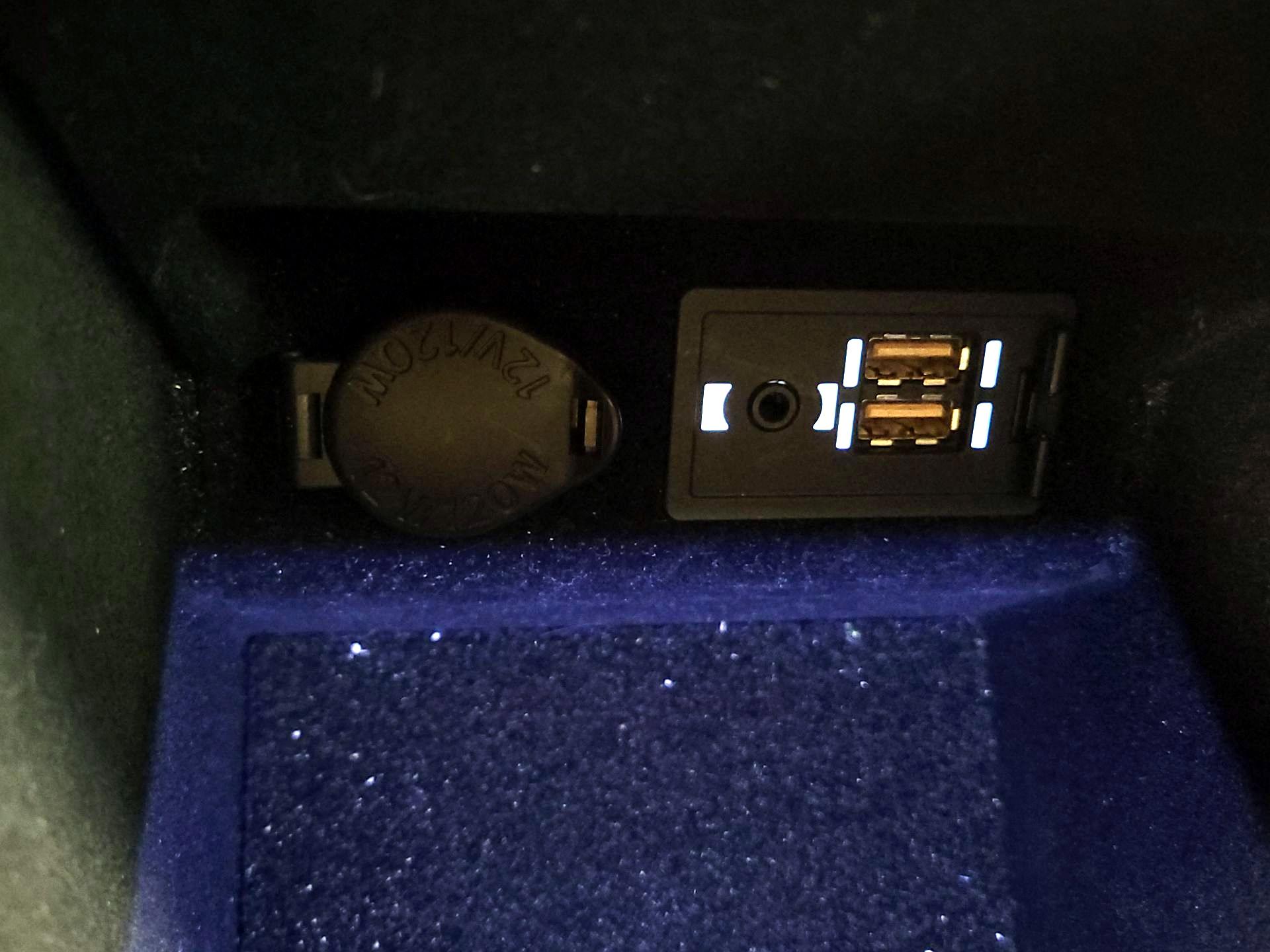 Thumbnail: 2018 Lexus ES - 19