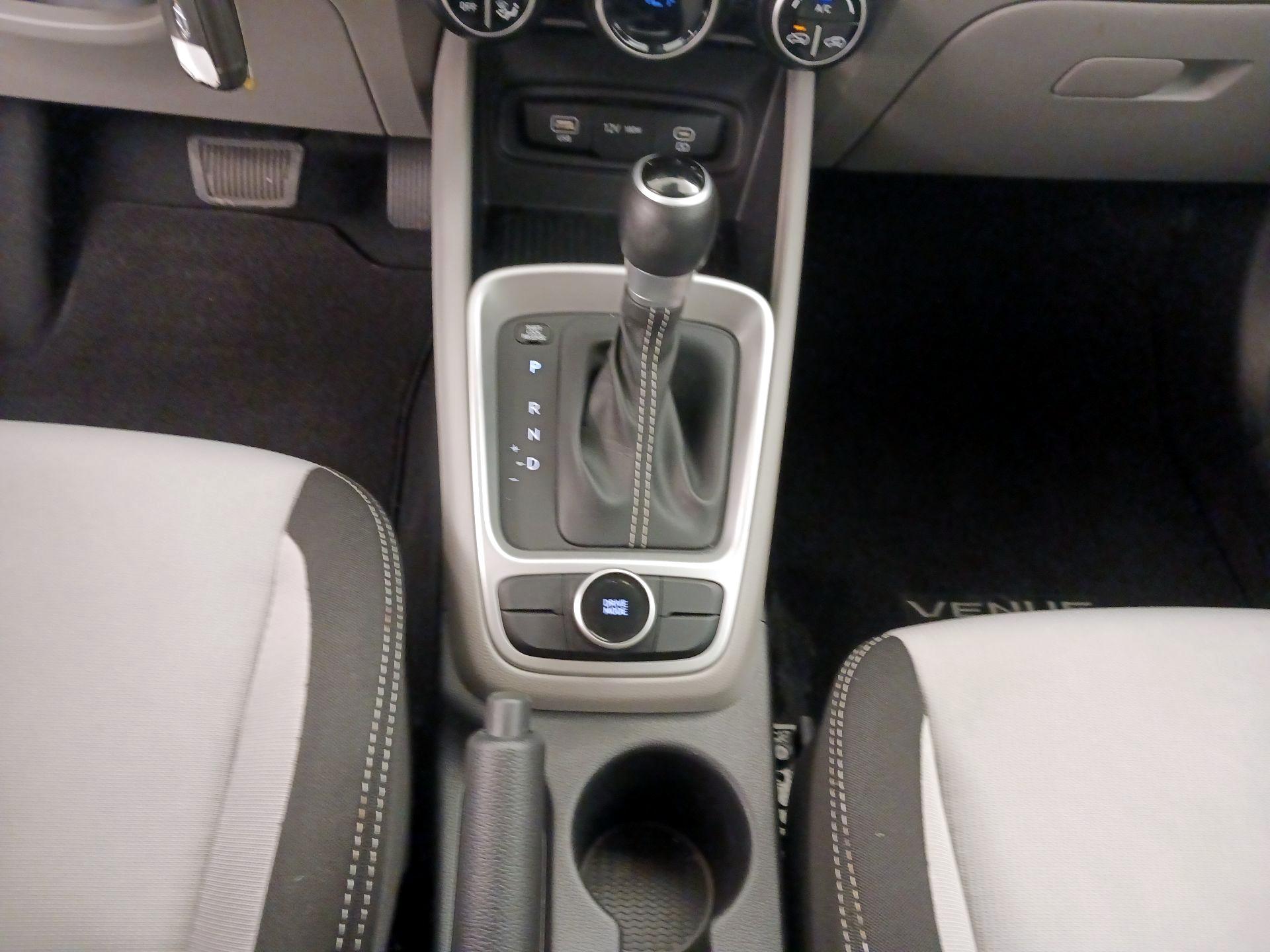 Thumbnail: 2023 Hyundai Venue - 17