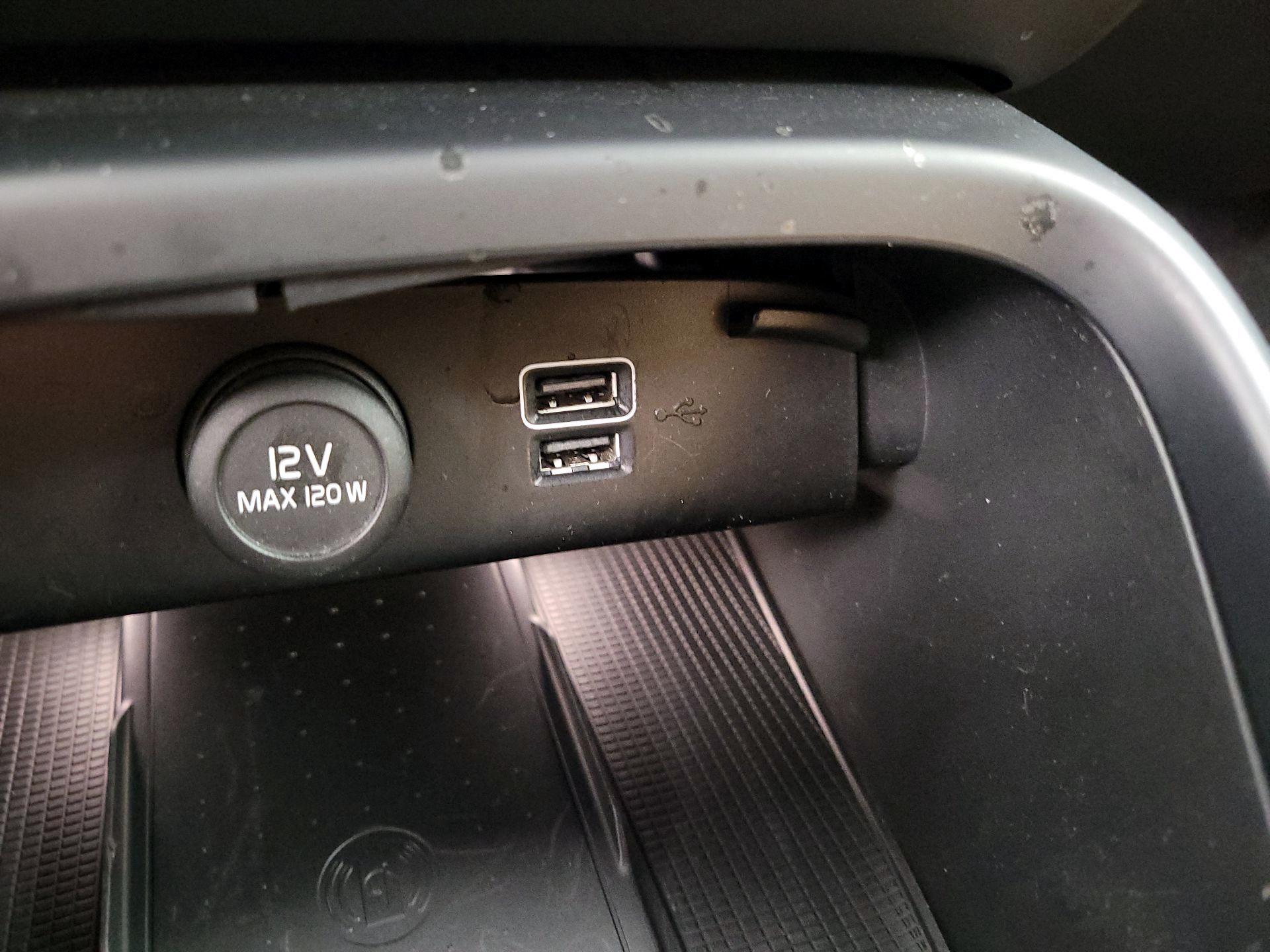 Thumbnail: 2019 Volvo XC40 - 19