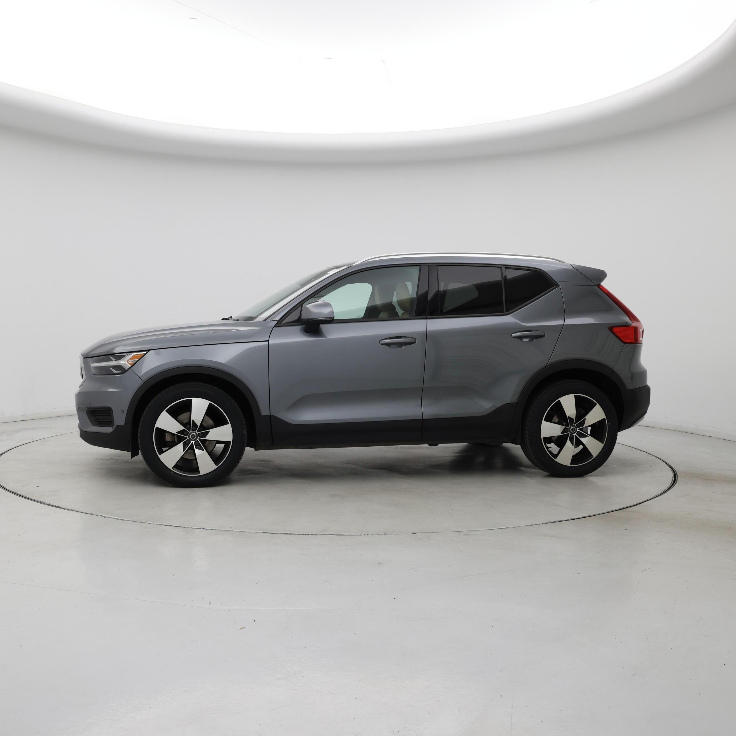 Thumbnail: 2019 Volvo XC40 - 3