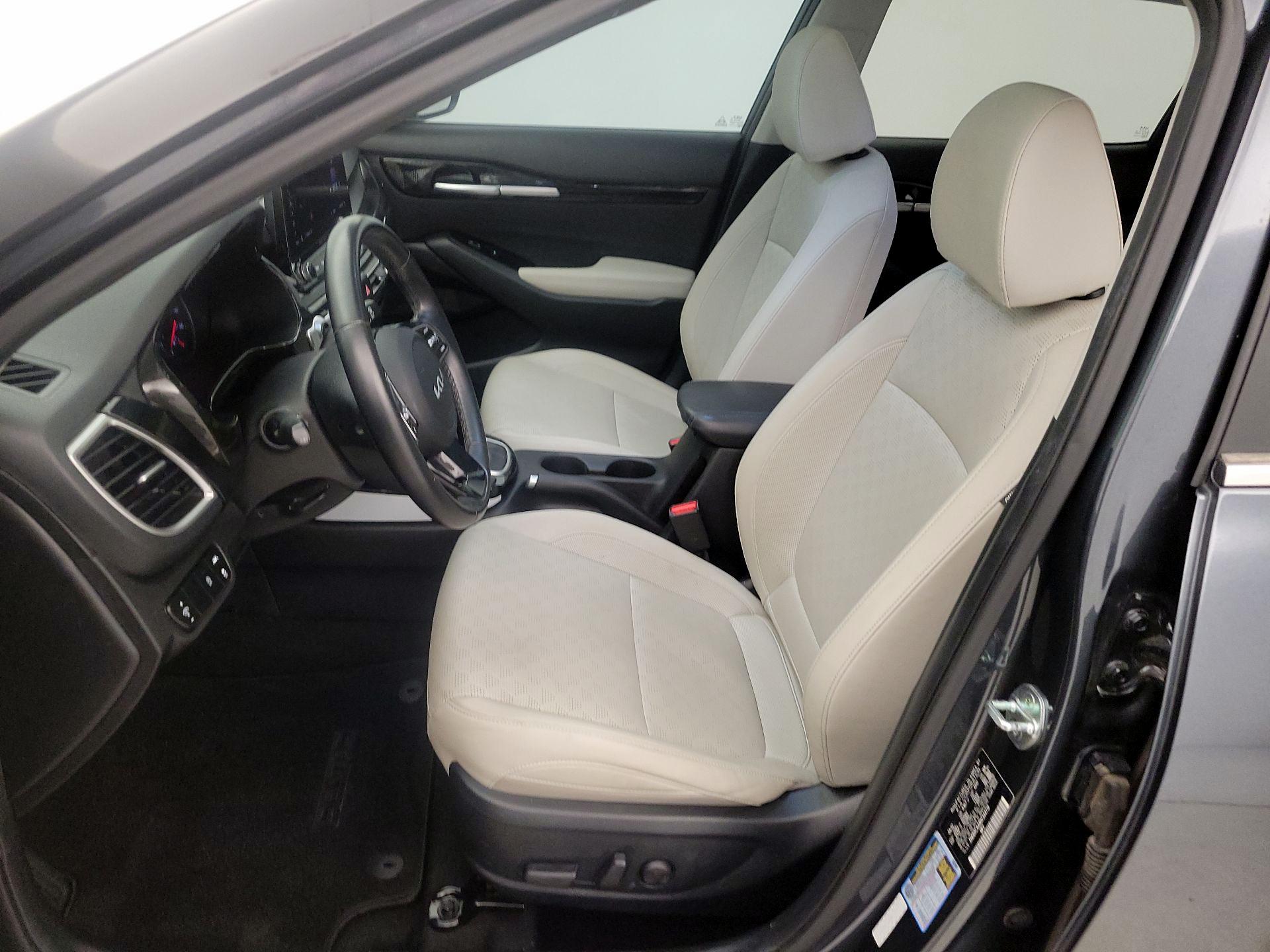 Thumbnail: 2022 Kia Seltos - 11