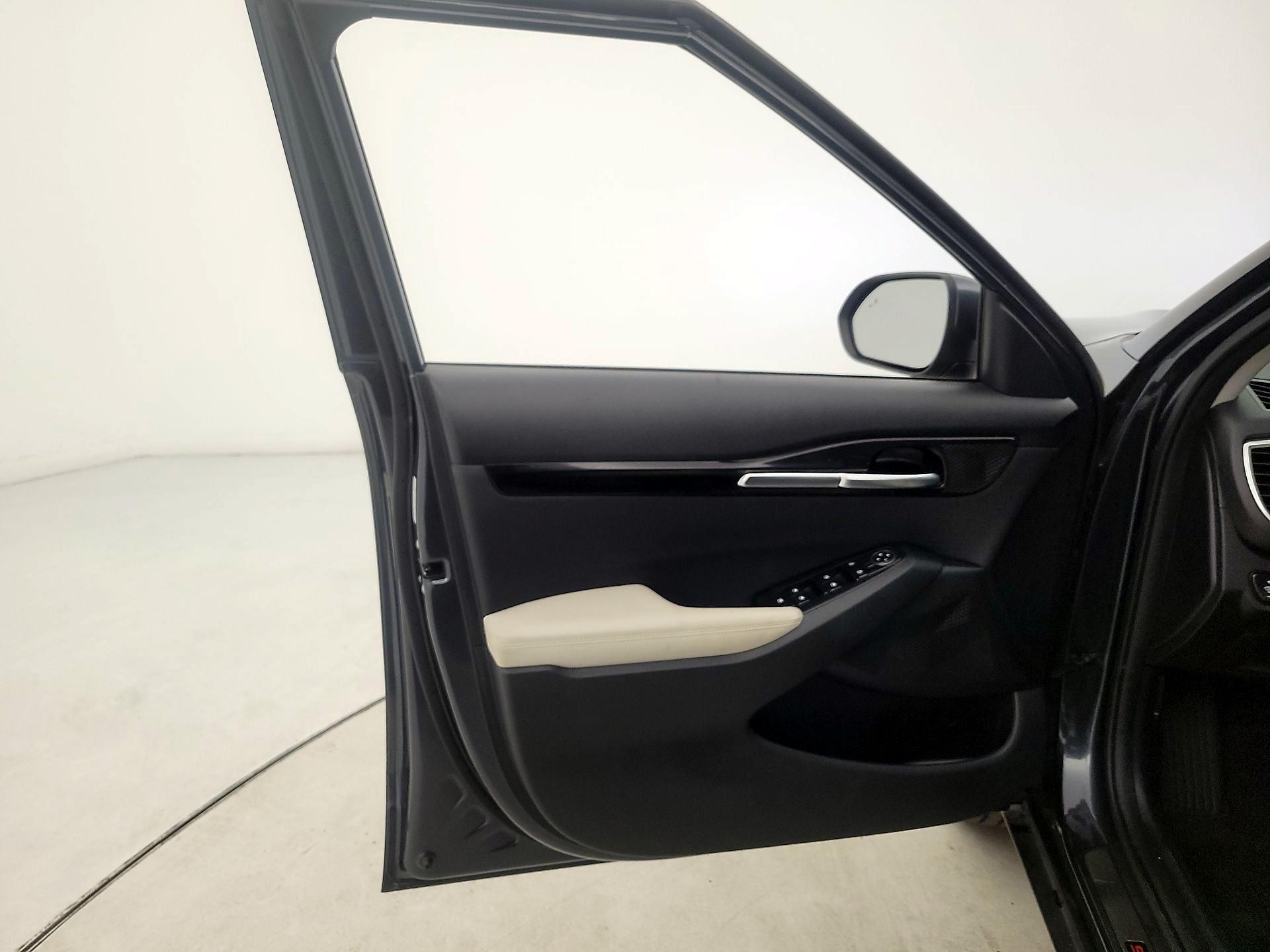 Thumbnail: 2022 Kia Seltos - 12