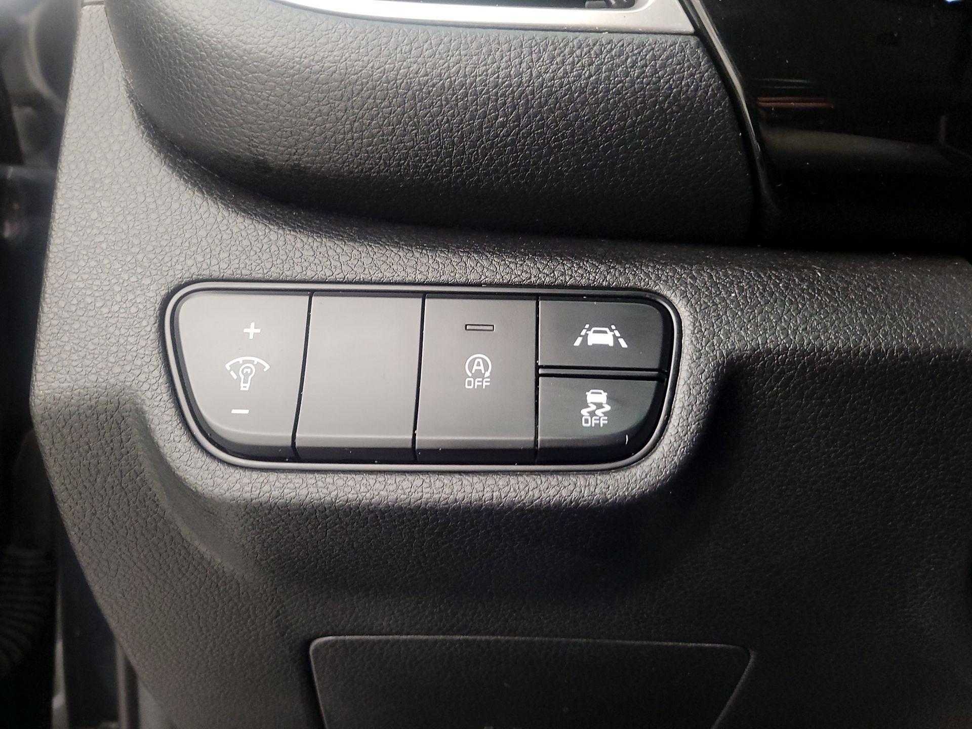 Thumbnail: 2022 Kia Seltos - 13