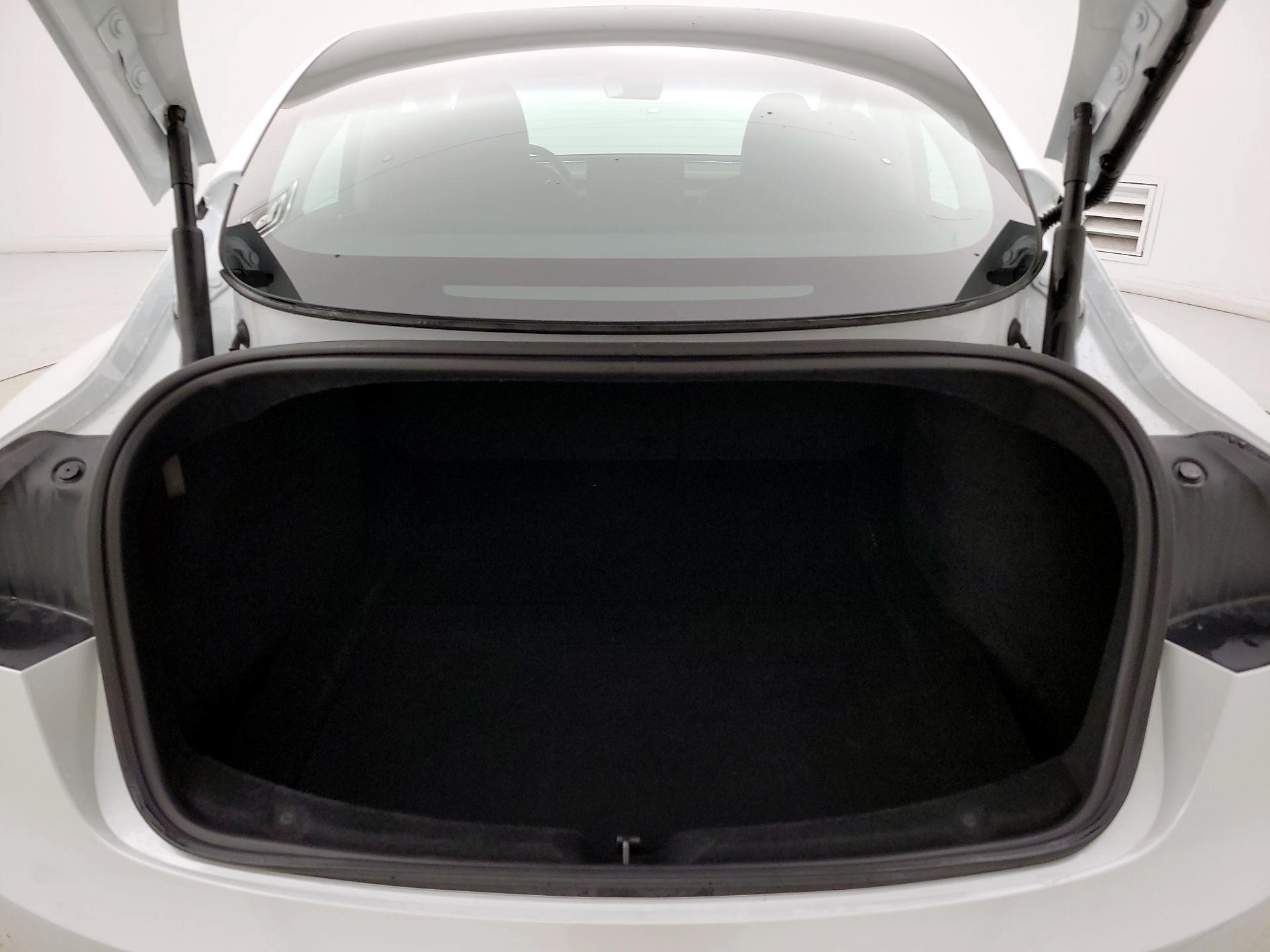 Thumbnail: 2025 Tesla Model 3 - 20