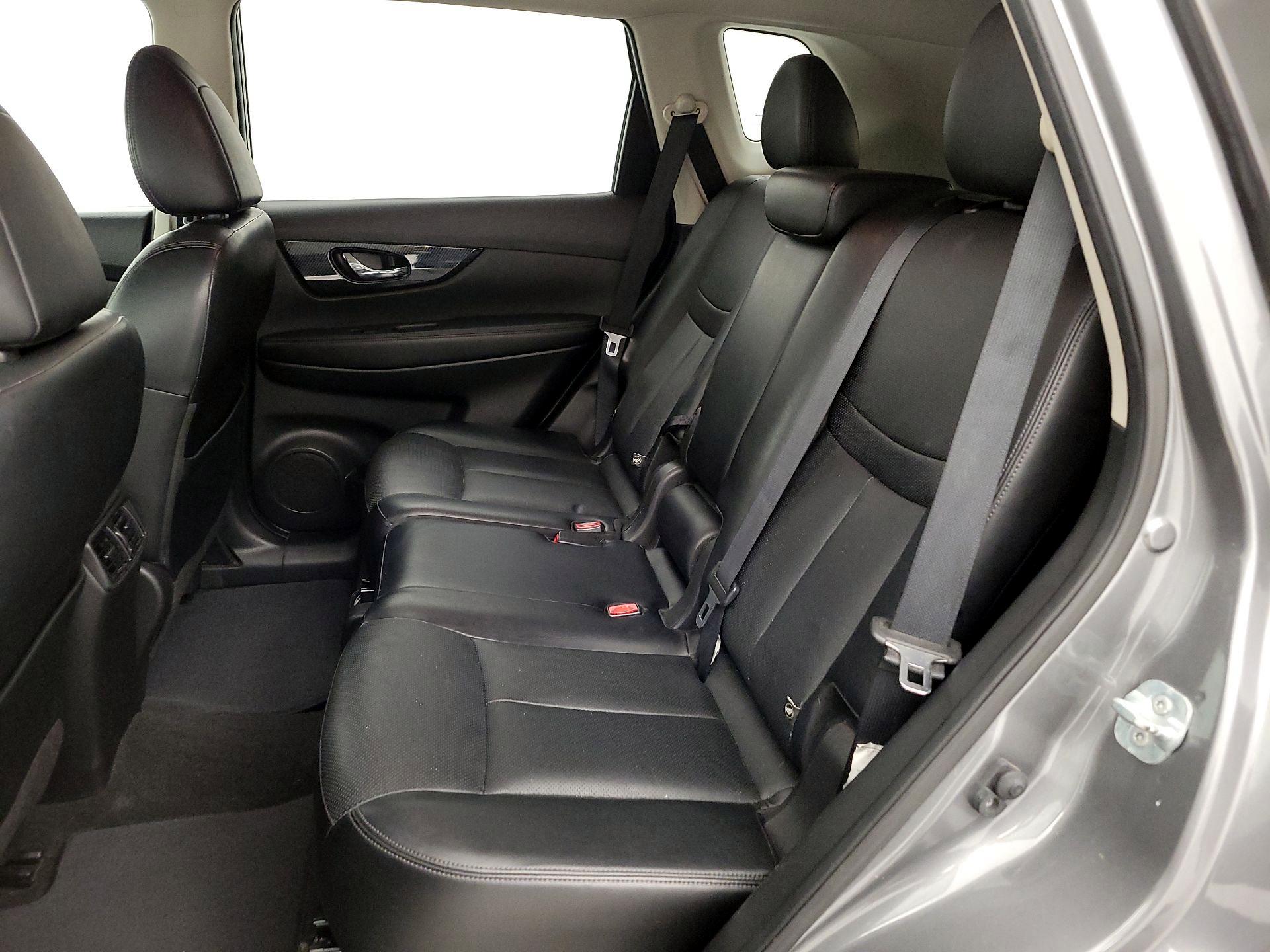 Thumbnail: 2017 Nissan Rogue - 20