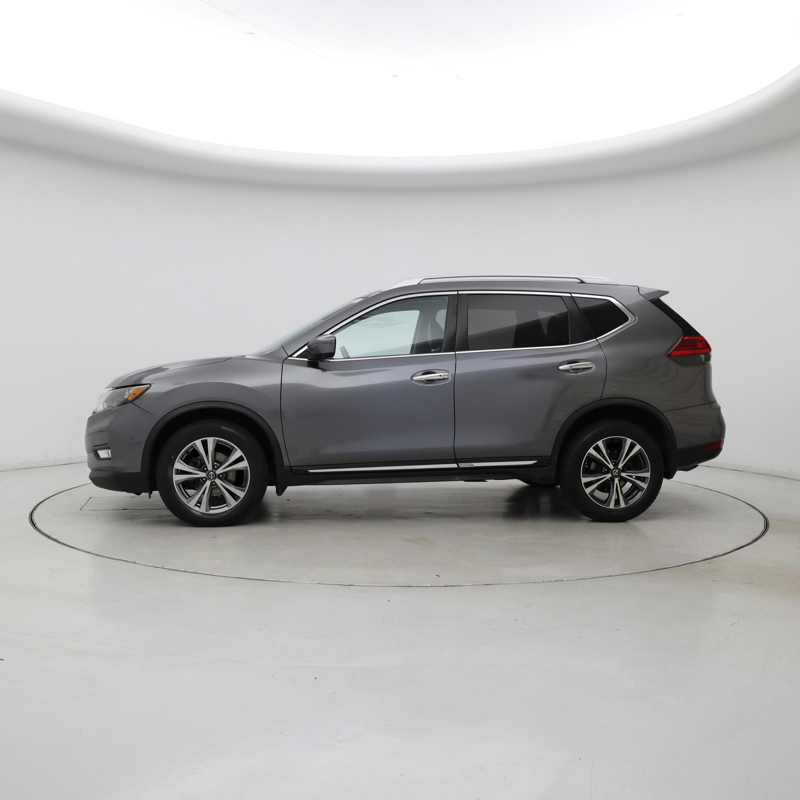 Thumbnail: 2017 Nissan Rogue - 3