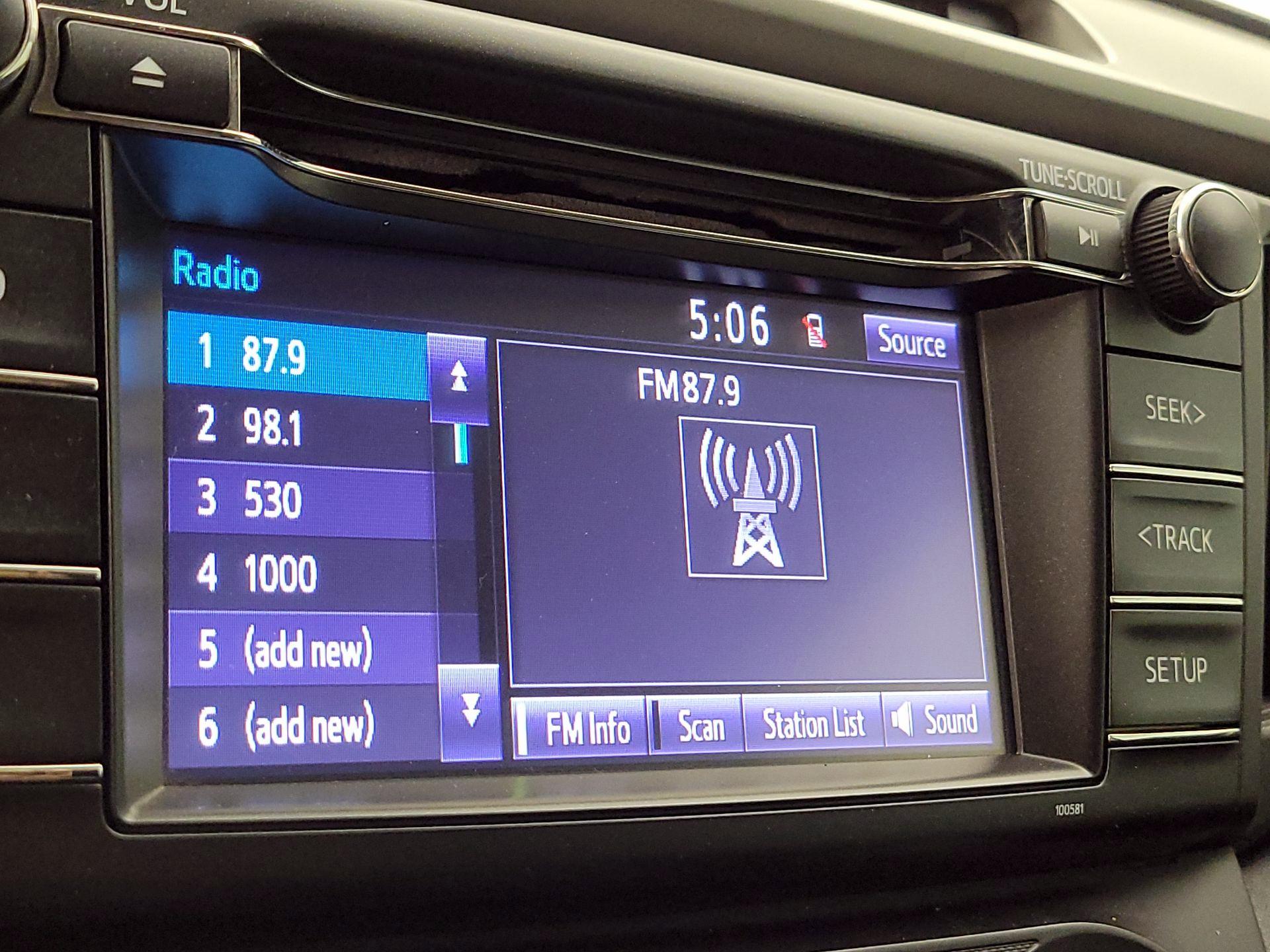 Thumbnail: 2016 Toyota RAV4 - 15