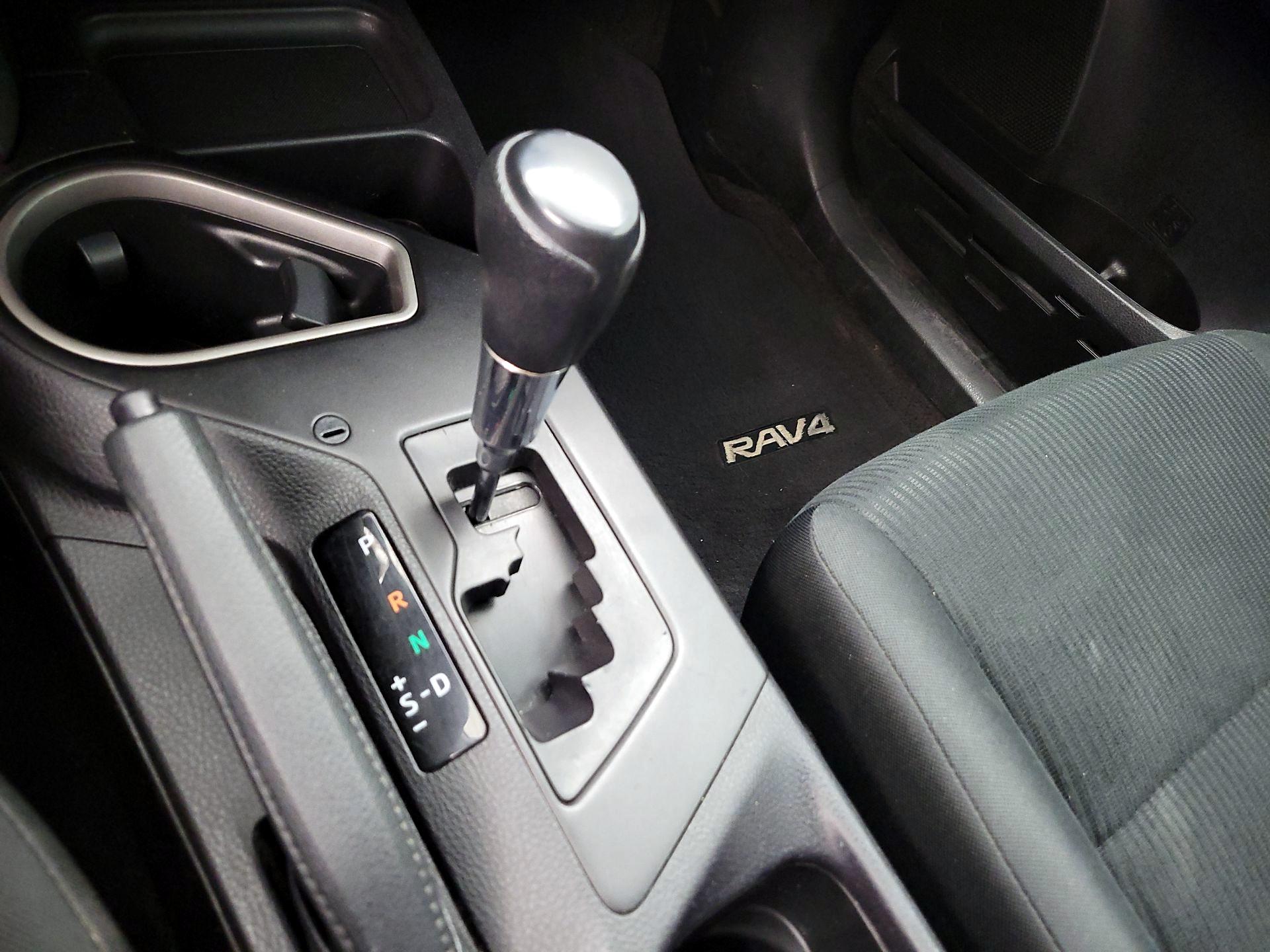 Thumbnail: 2016 Toyota RAV4 - 17