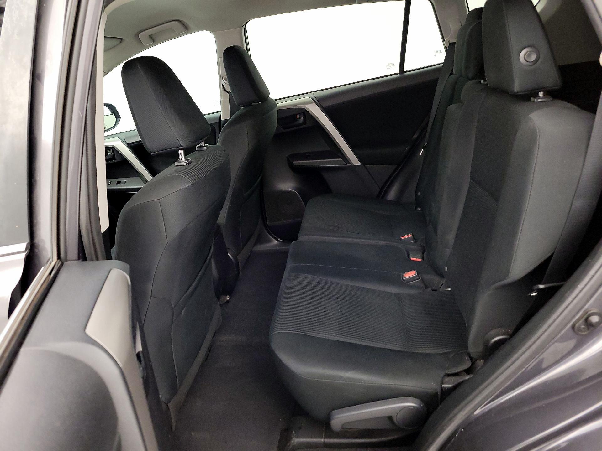 Thumbnail: 2016 Toyota RAV4 - 19