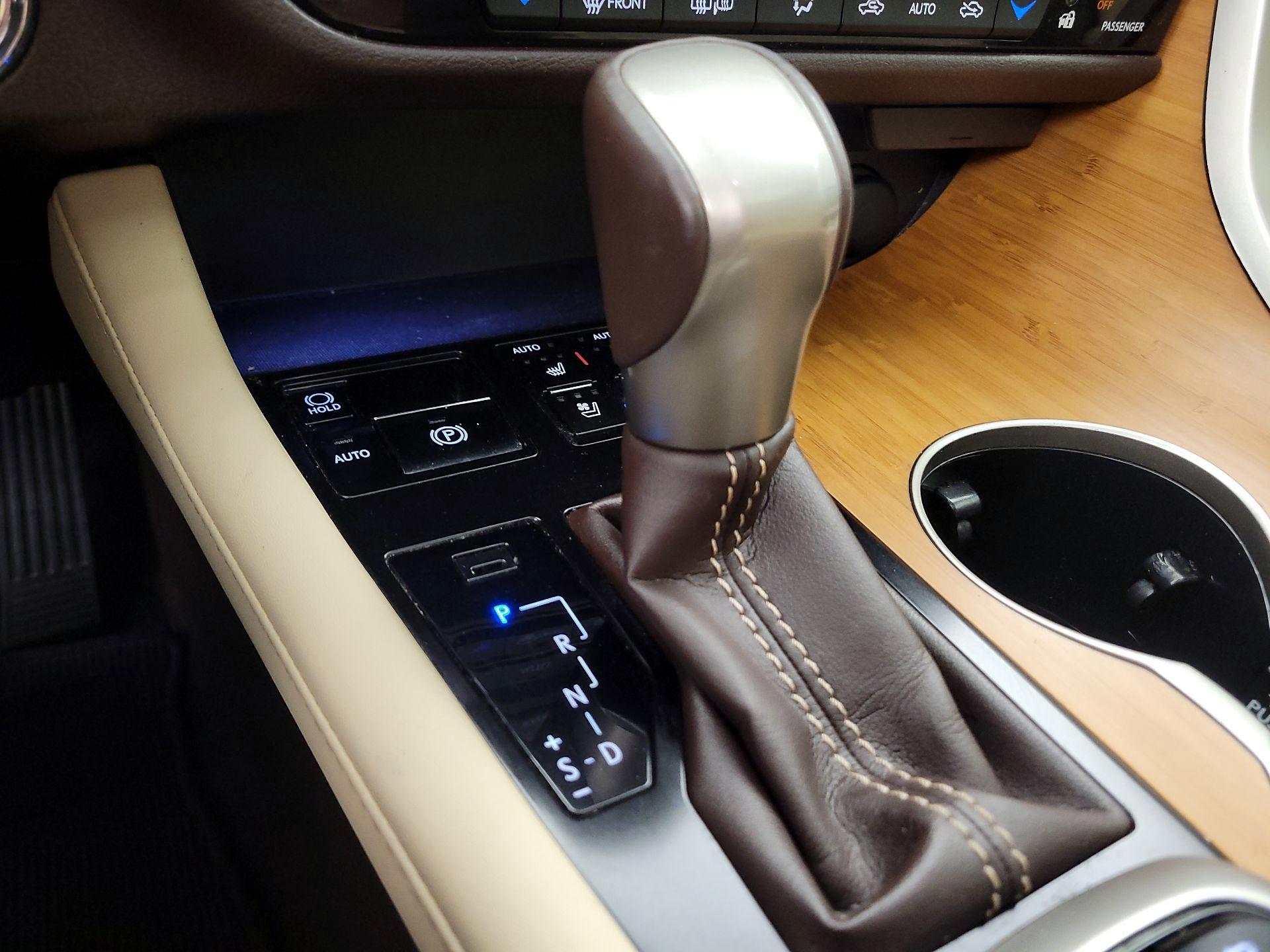 Thumbnail: 2017 Lexus RX - 18