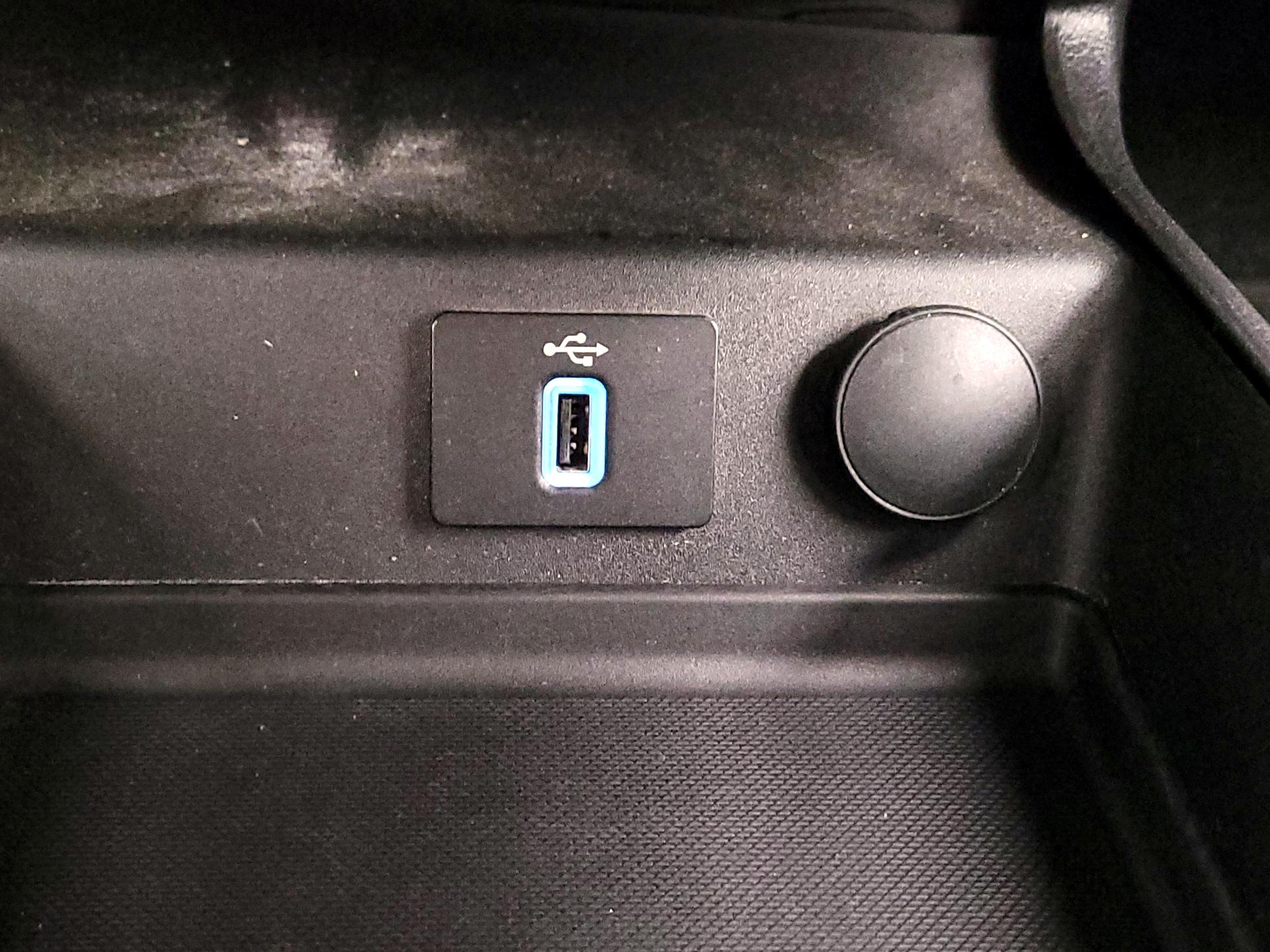 Thumbnail: 2017 Ford Fusion - 19