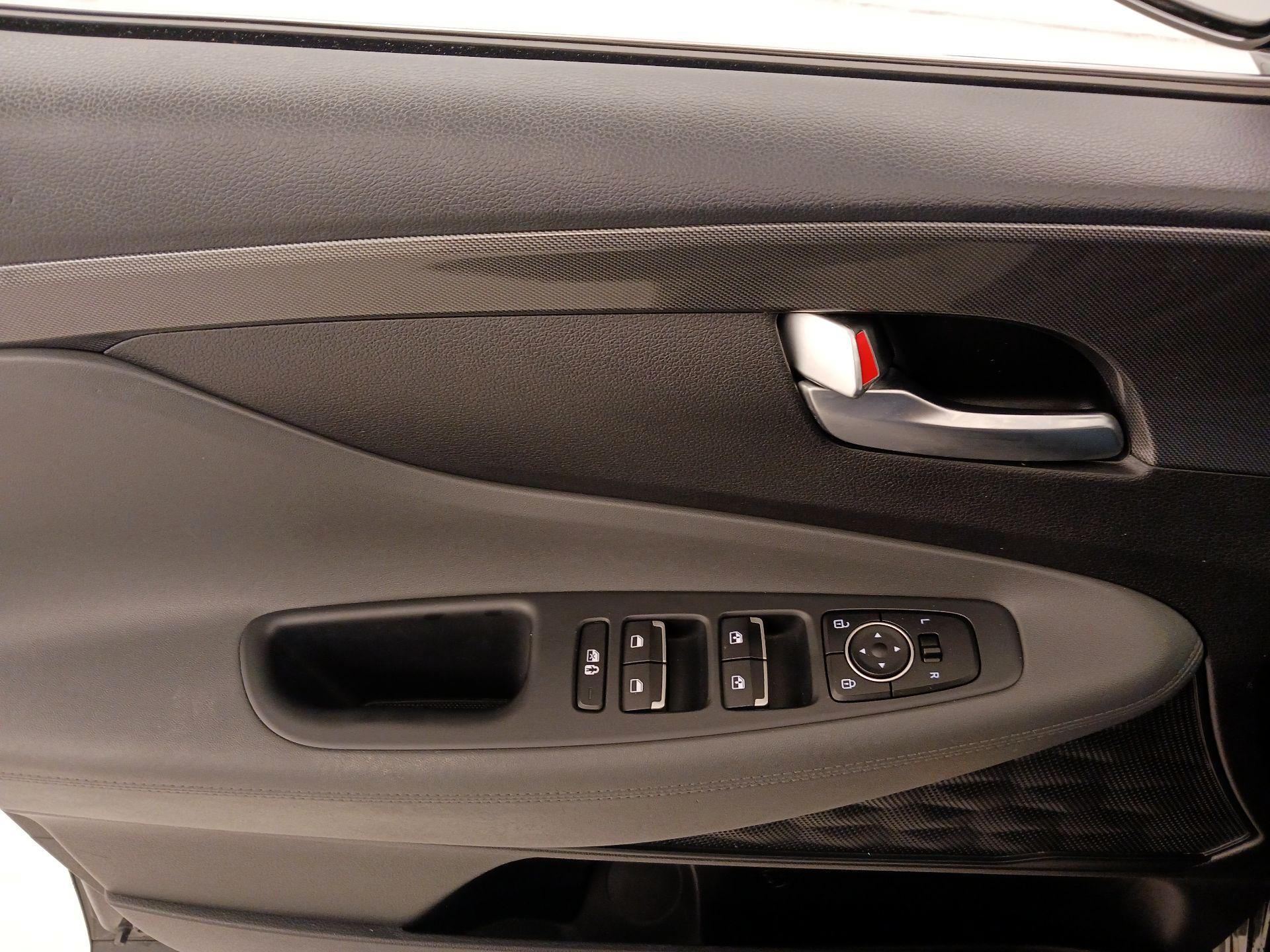 Thumbnail: 2022 Hyundai Santa Fe - 12