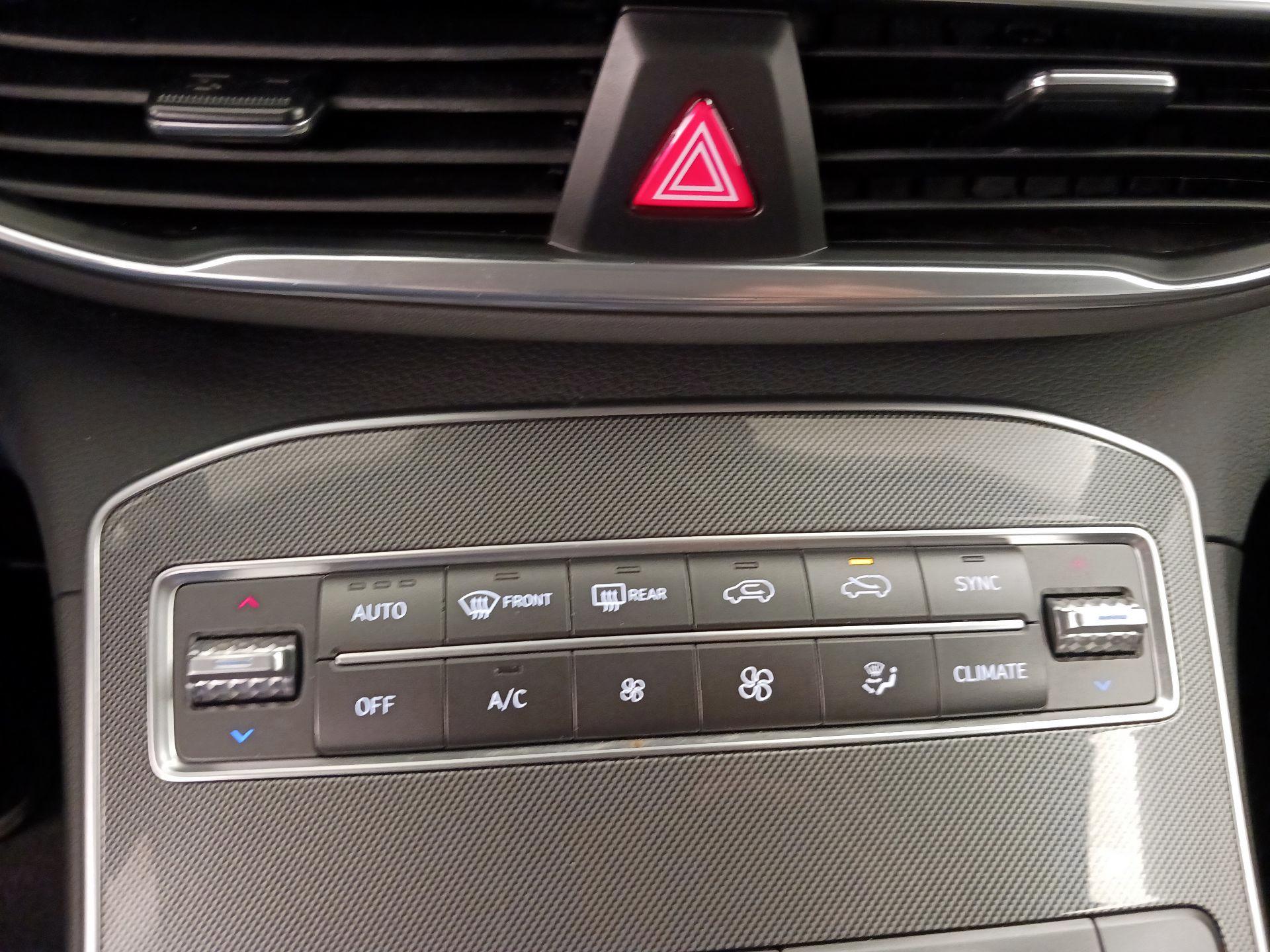 Thumbnail: 2022 Hyundai Santa Fe - 16