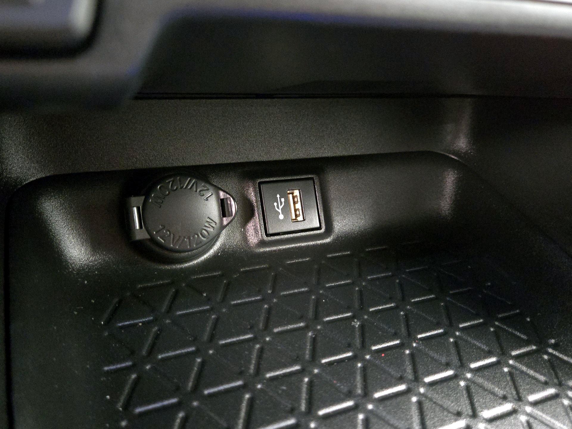 Thumbnail: 2023 Toyota RAV4 - 18