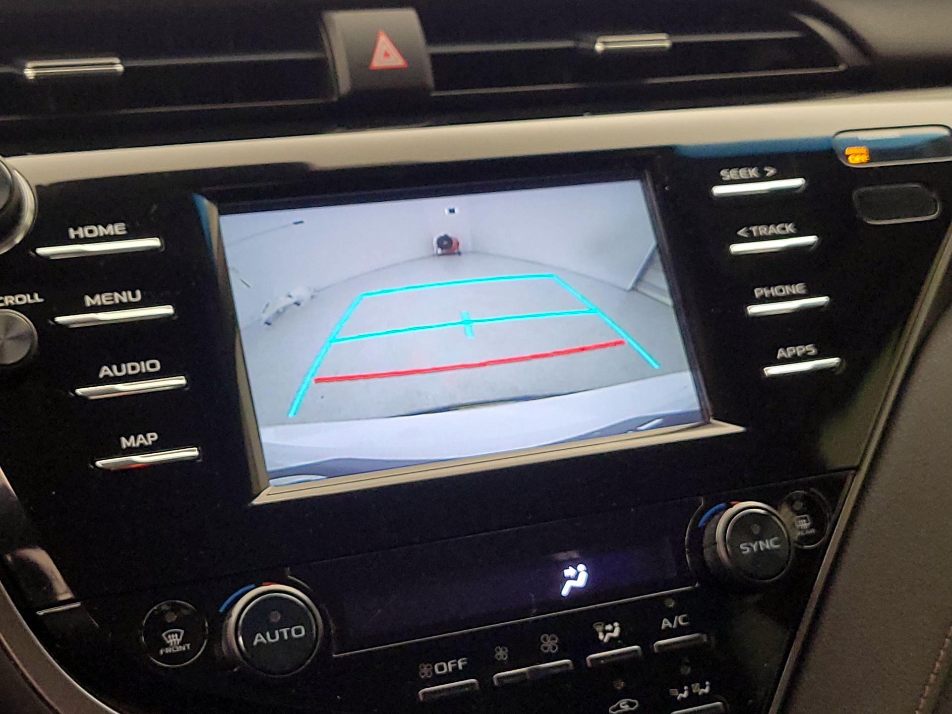 Thumbnail: 2019 Toyota Camry - 14