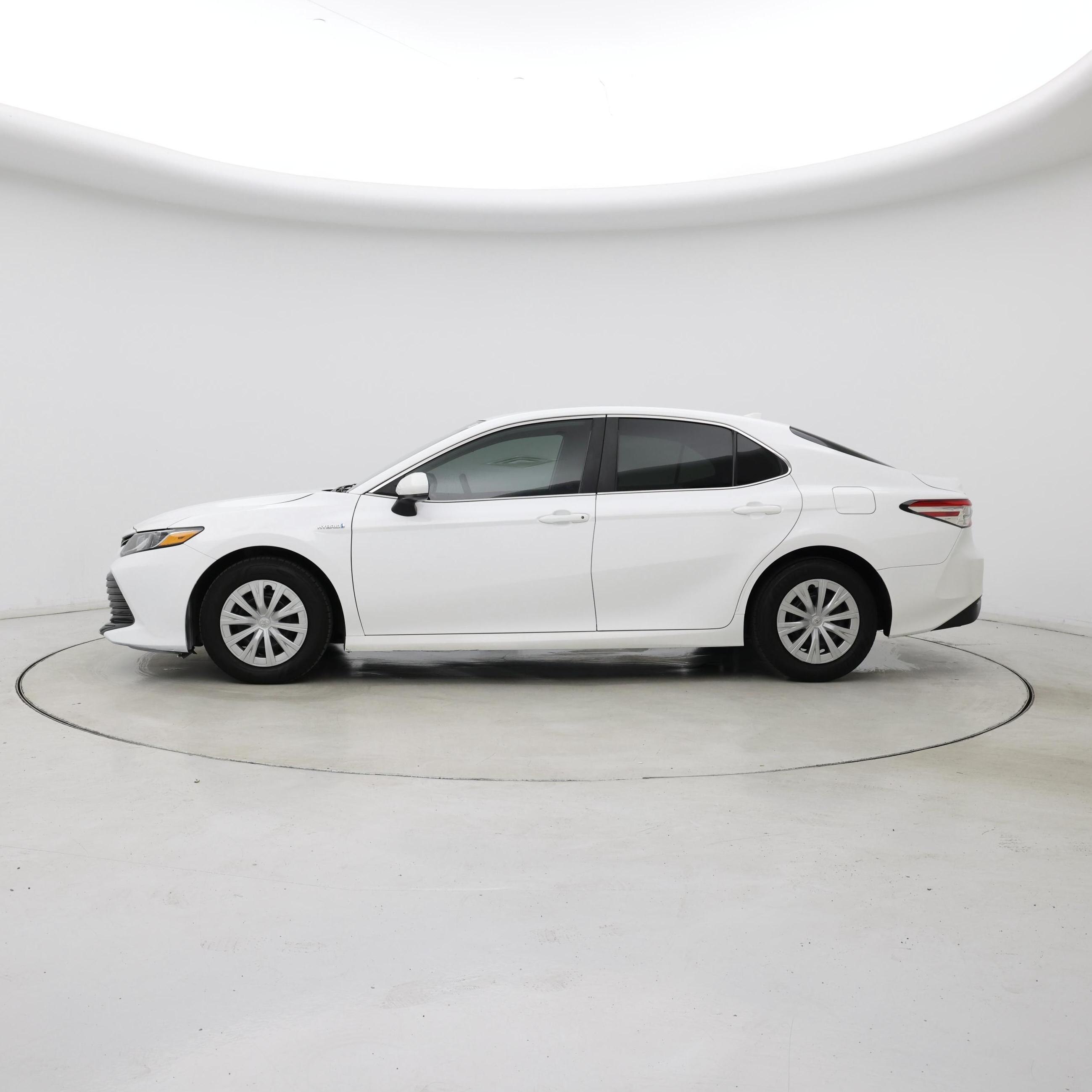 Thumbnail: 2019 Toyota Camry - 3