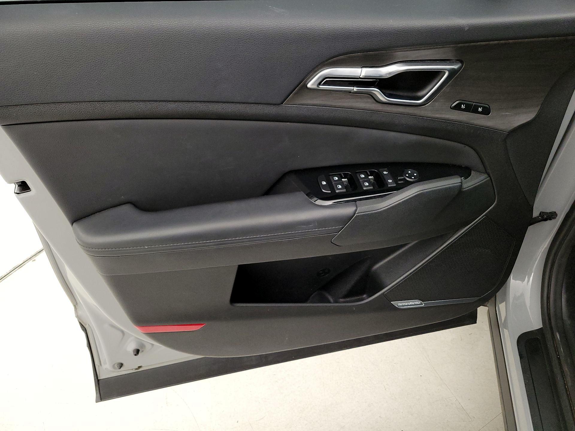 Thumbnail: 2023 Kia Sportage - 12