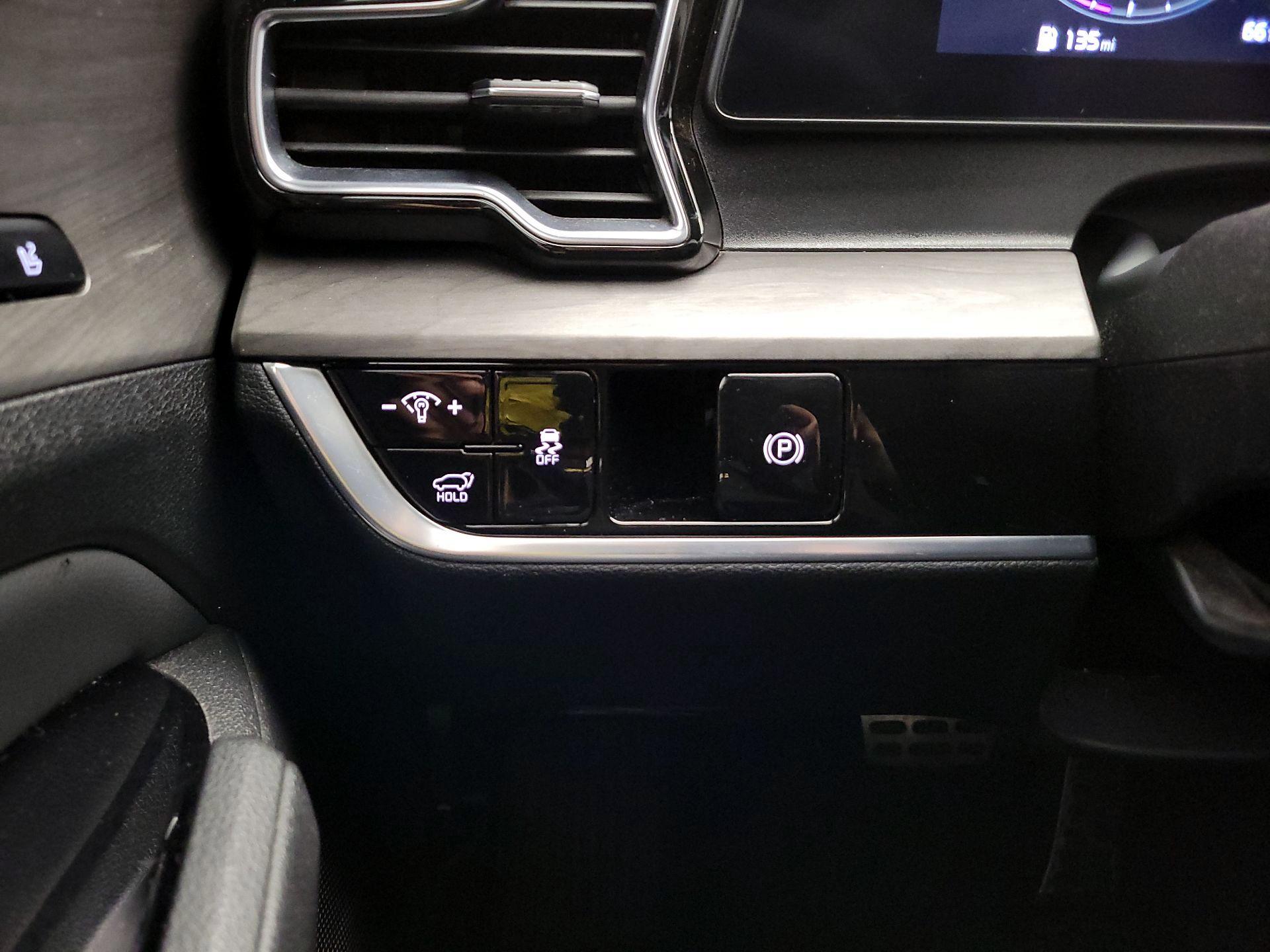 Thumbnail: 2023 Kia Sportage - 13