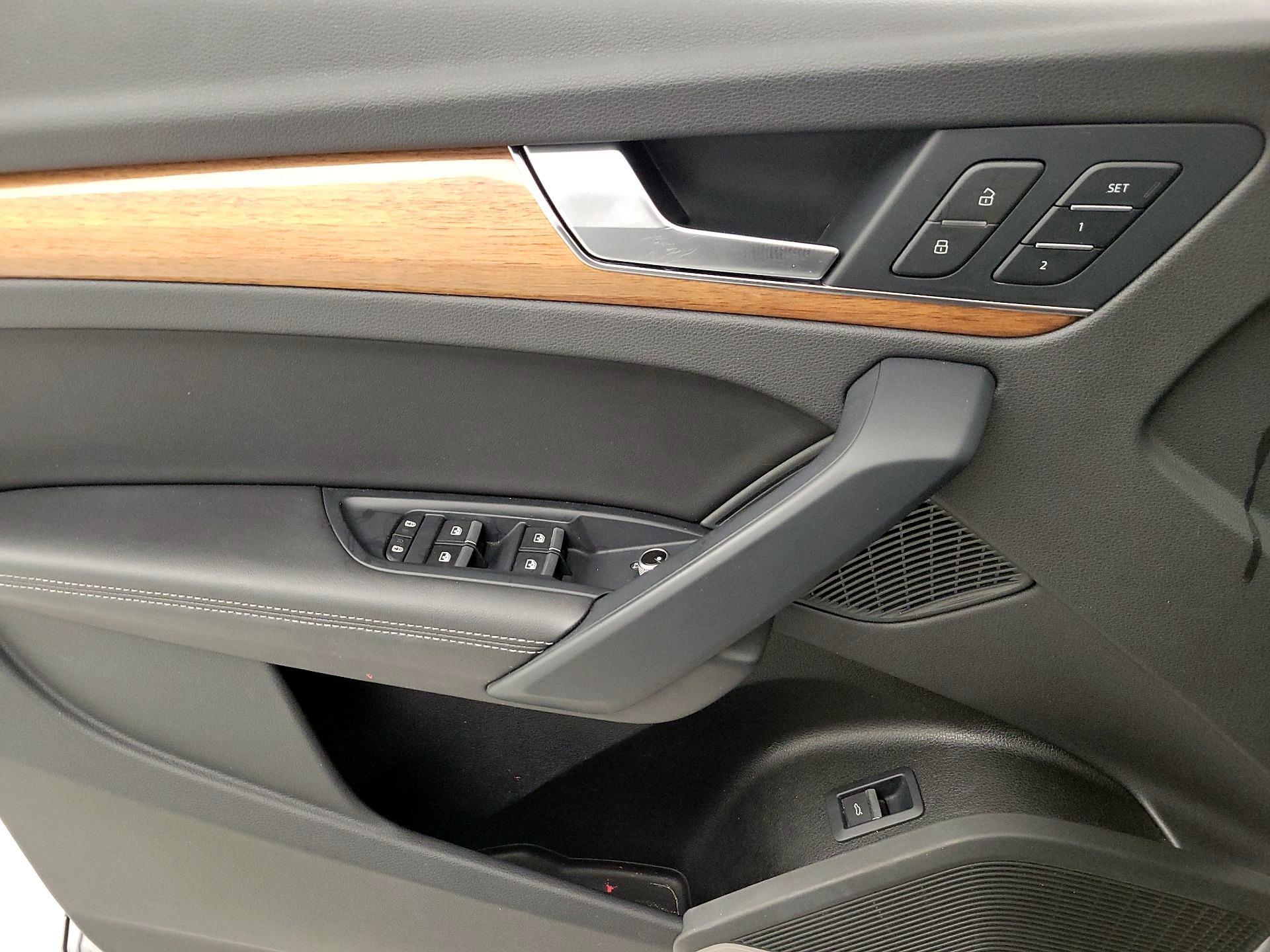 Thumbnail: 2023 Audi Q5 - 12