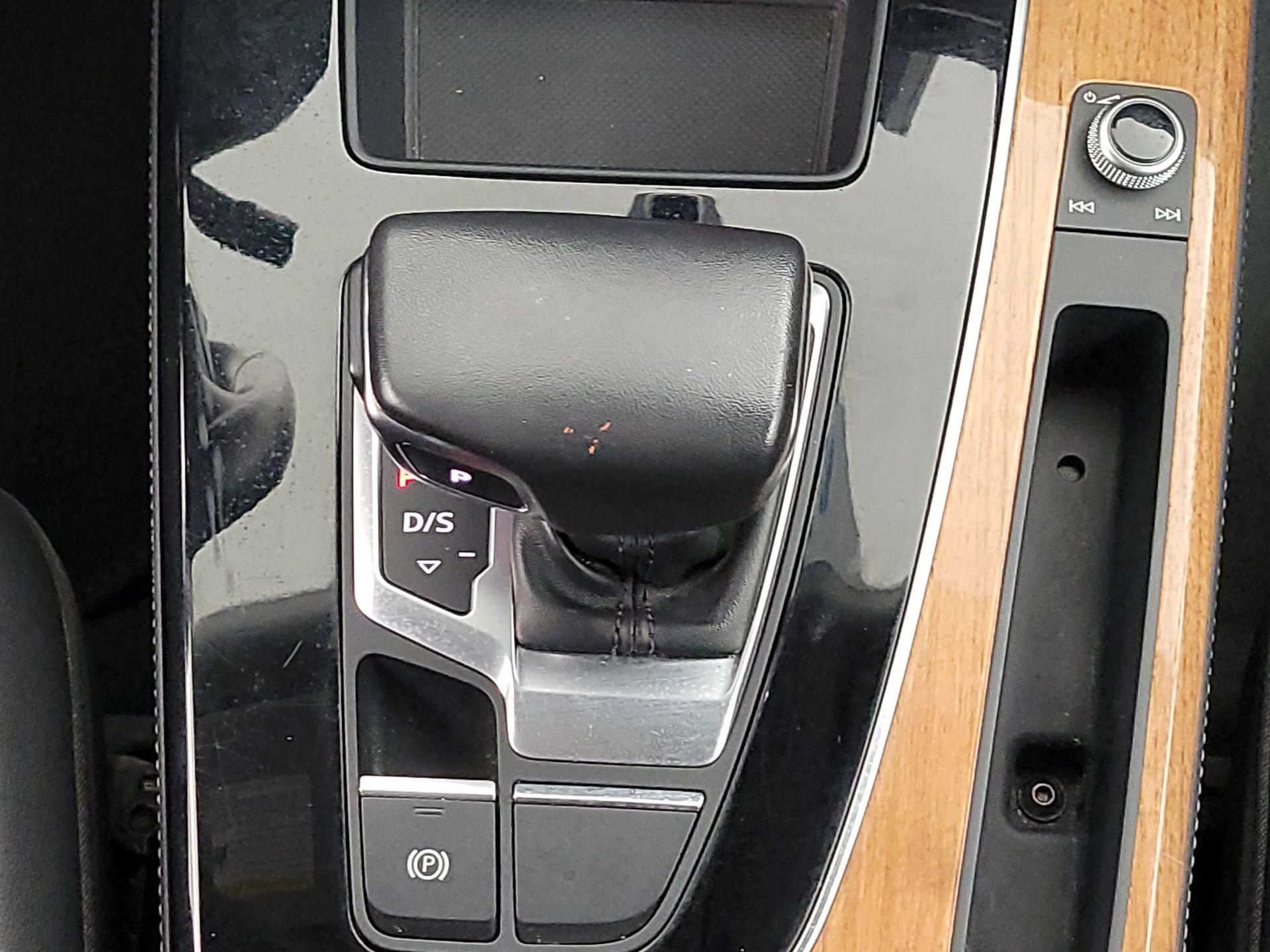 Thumbnail: 2023 Audi Q5 - 17