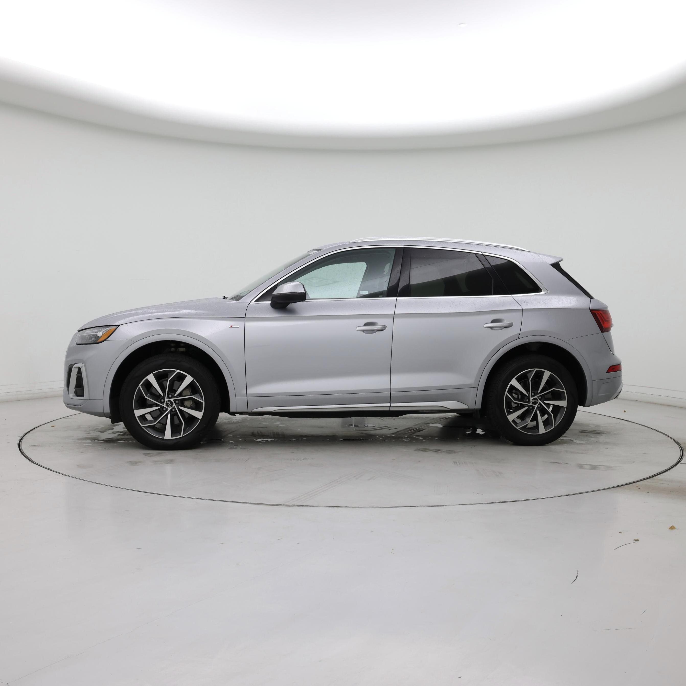 Thumbnail: 2023 Audi Q5 - 3